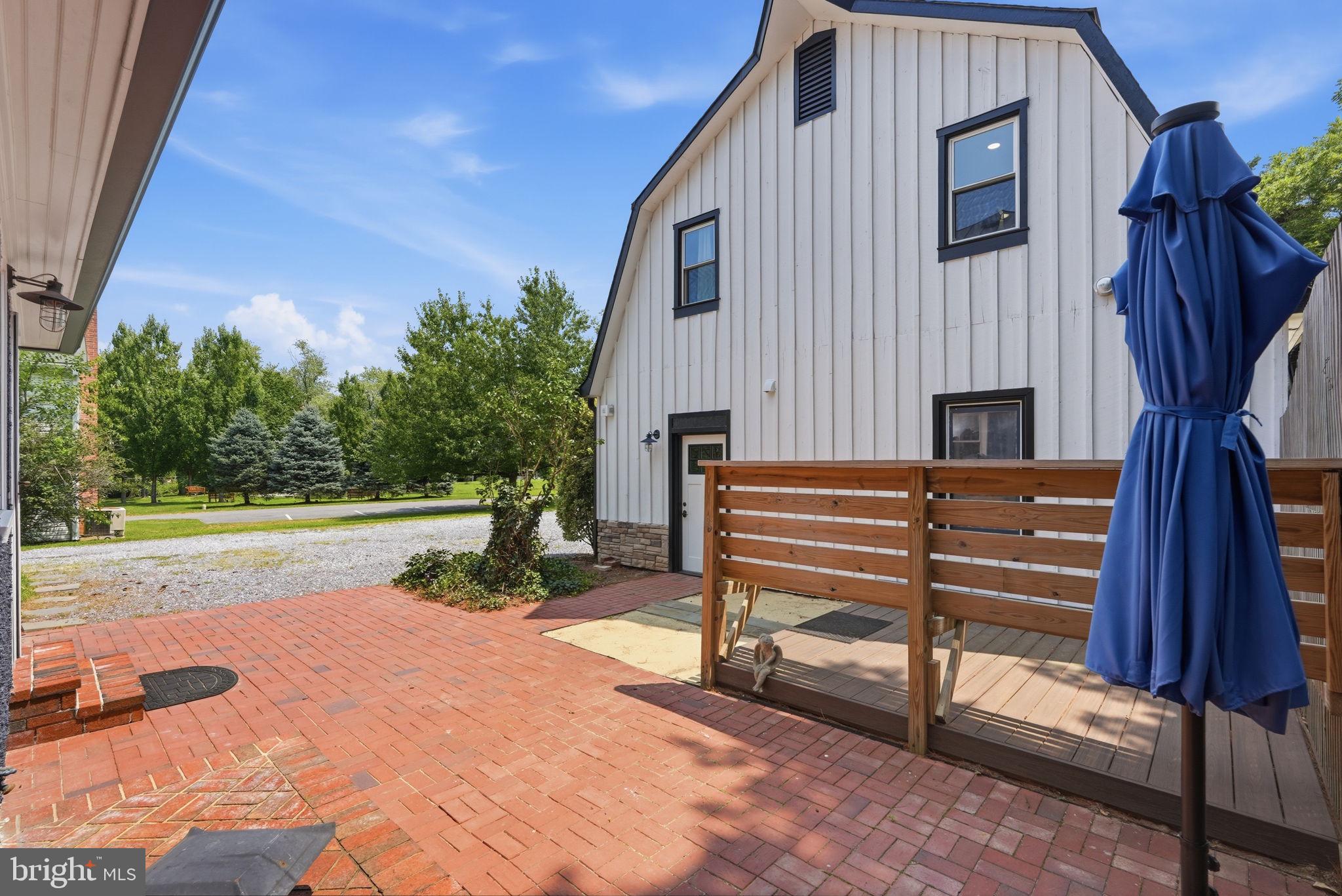 LAYTONSVILLE TOWN - Residential