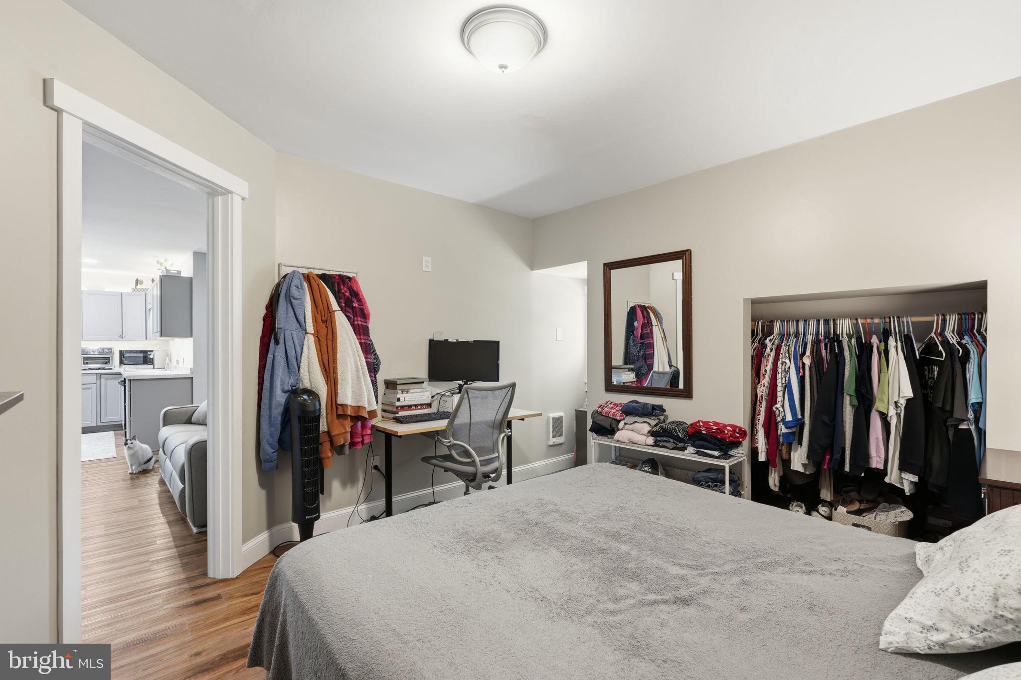 LAYTONSVILLE TOWN - Residential