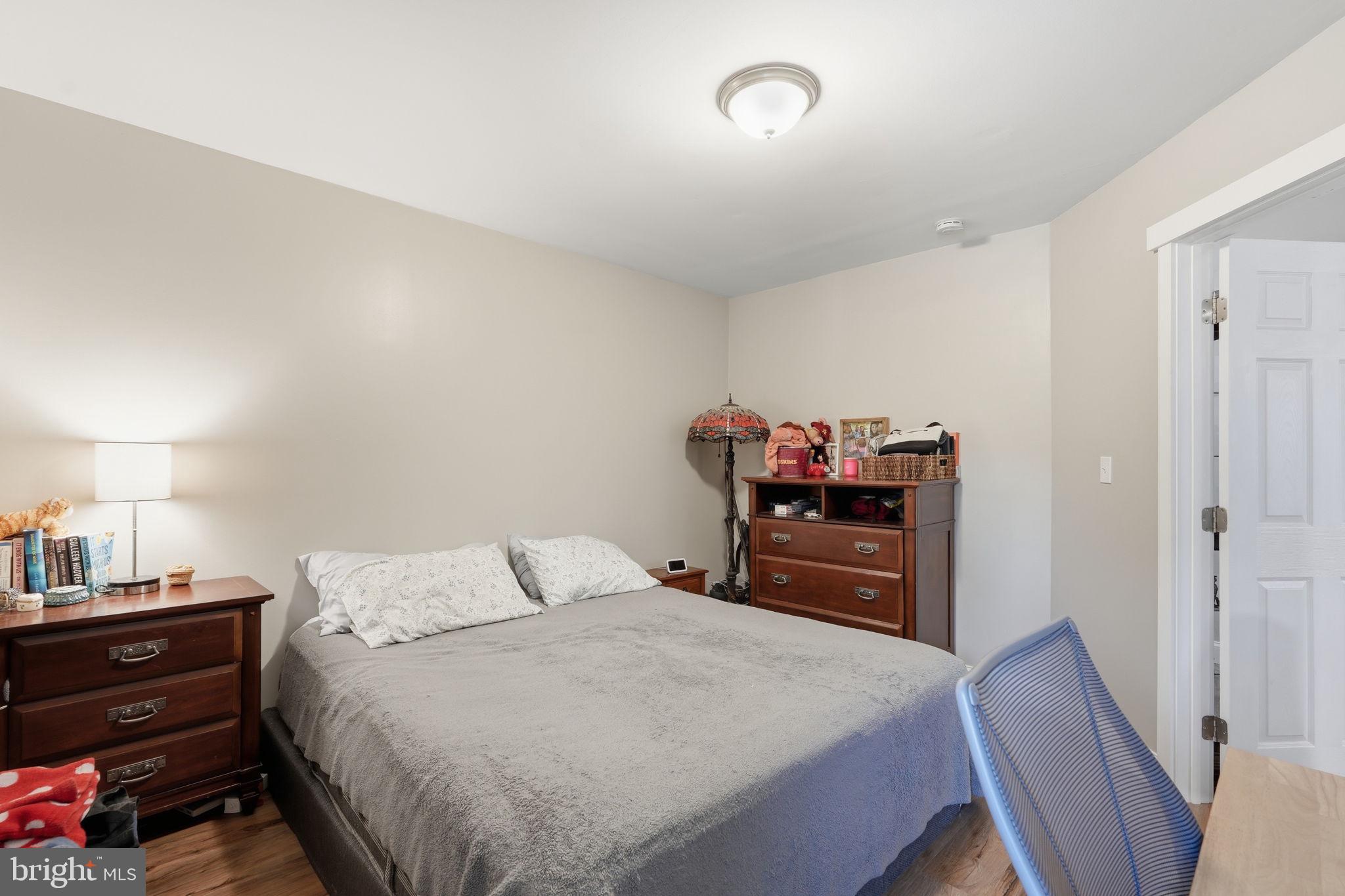 LAYTONSVILLE TOWN - Residential