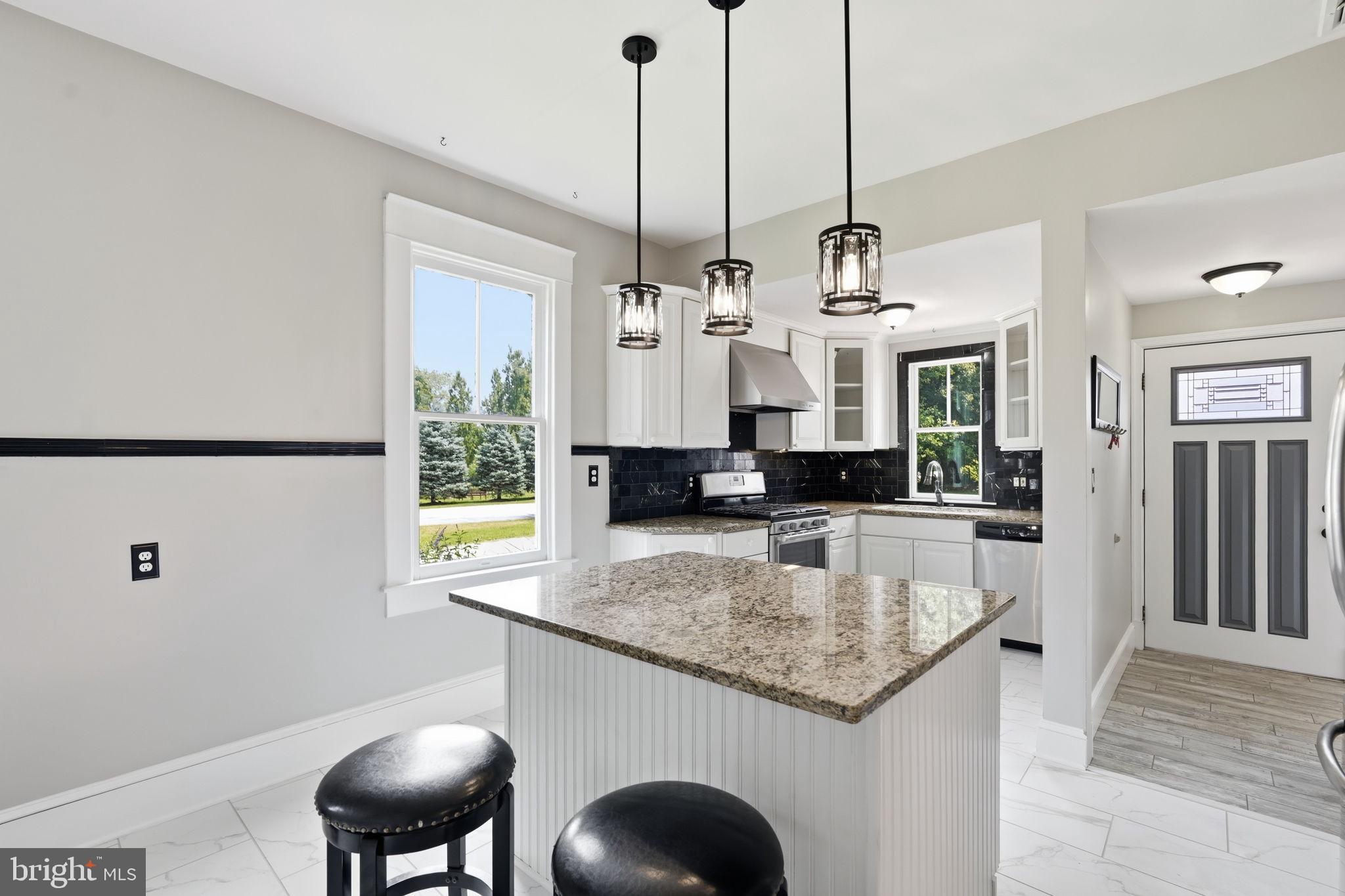 LAYTONSVILLE TOWN - Residential