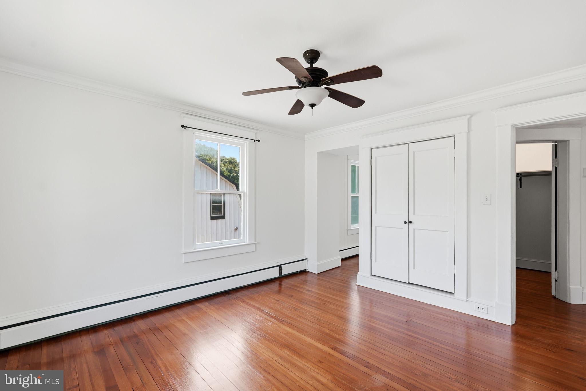 LAYTONSVILLE TOWN - Residential