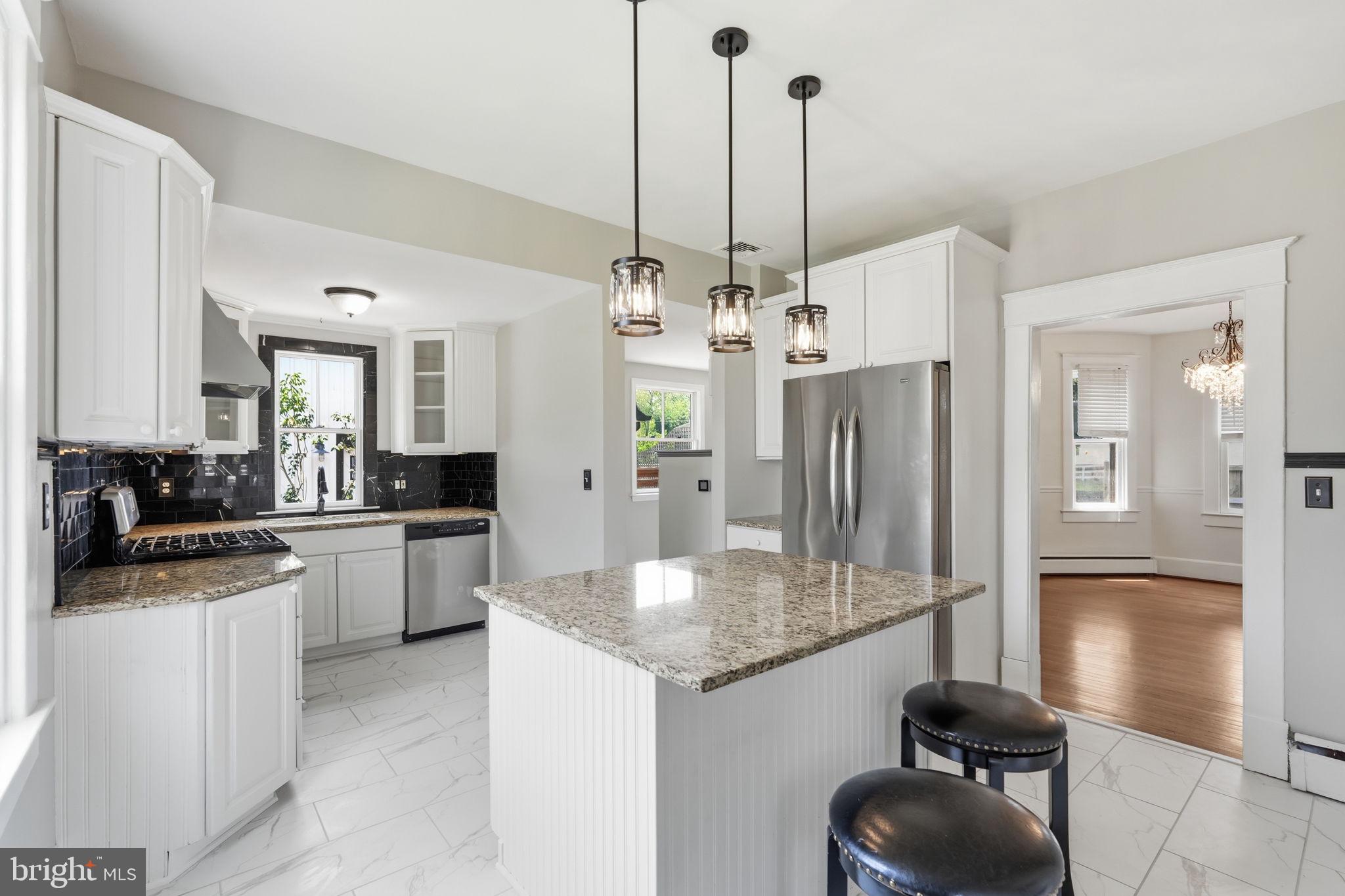 LAYTONSVILLE TOWN - Residential
