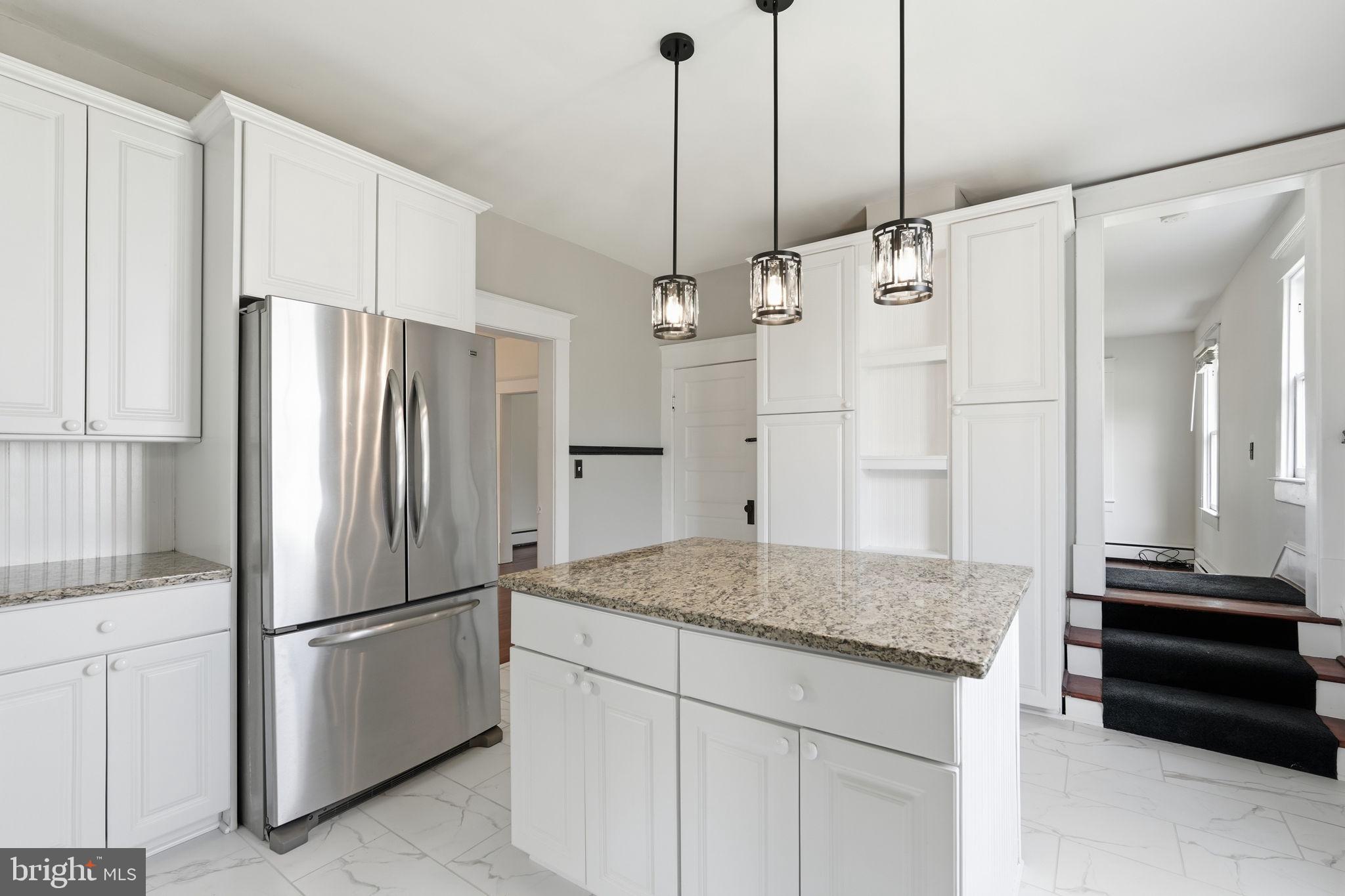 LAYTONSVILLE TOWN - Residential