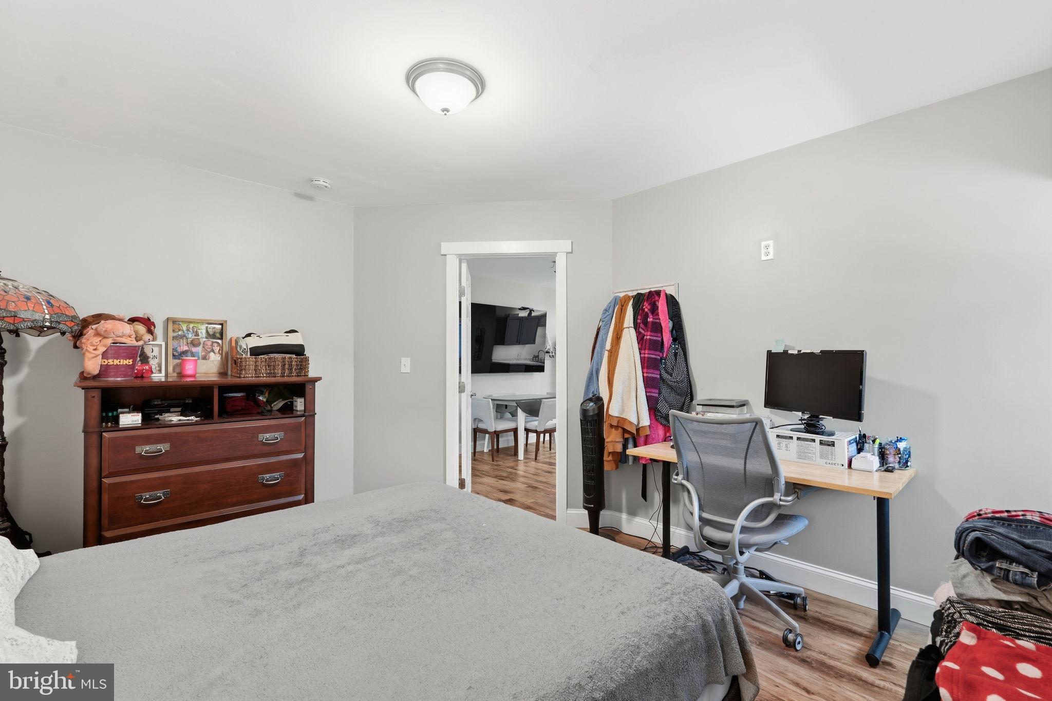 LAYTONSVILLE TOWN - Residential