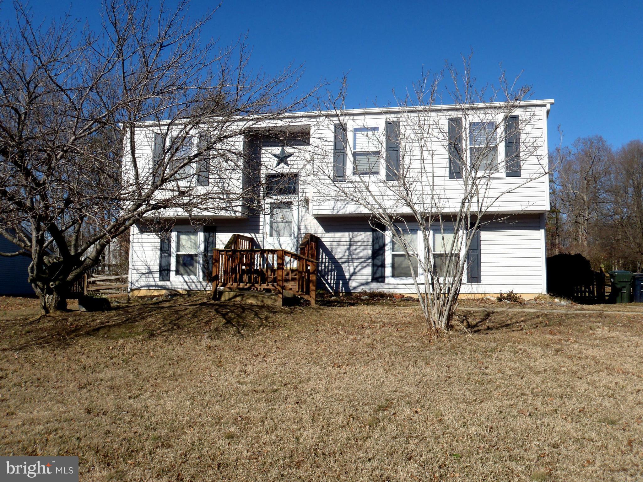 PRICE REDUCED!  Fresh Paint in living room, dining room and kitchen. Well kept home in Wakefield, spacious family room with new carpet, updated bathrooms, 2 bedrooms on the lower level, large fenced backyard with great deck for entertaining. Roof, Siding and Gutters two years young., Great home with shopping nearby. In the in the heart of St Charles. Must See!