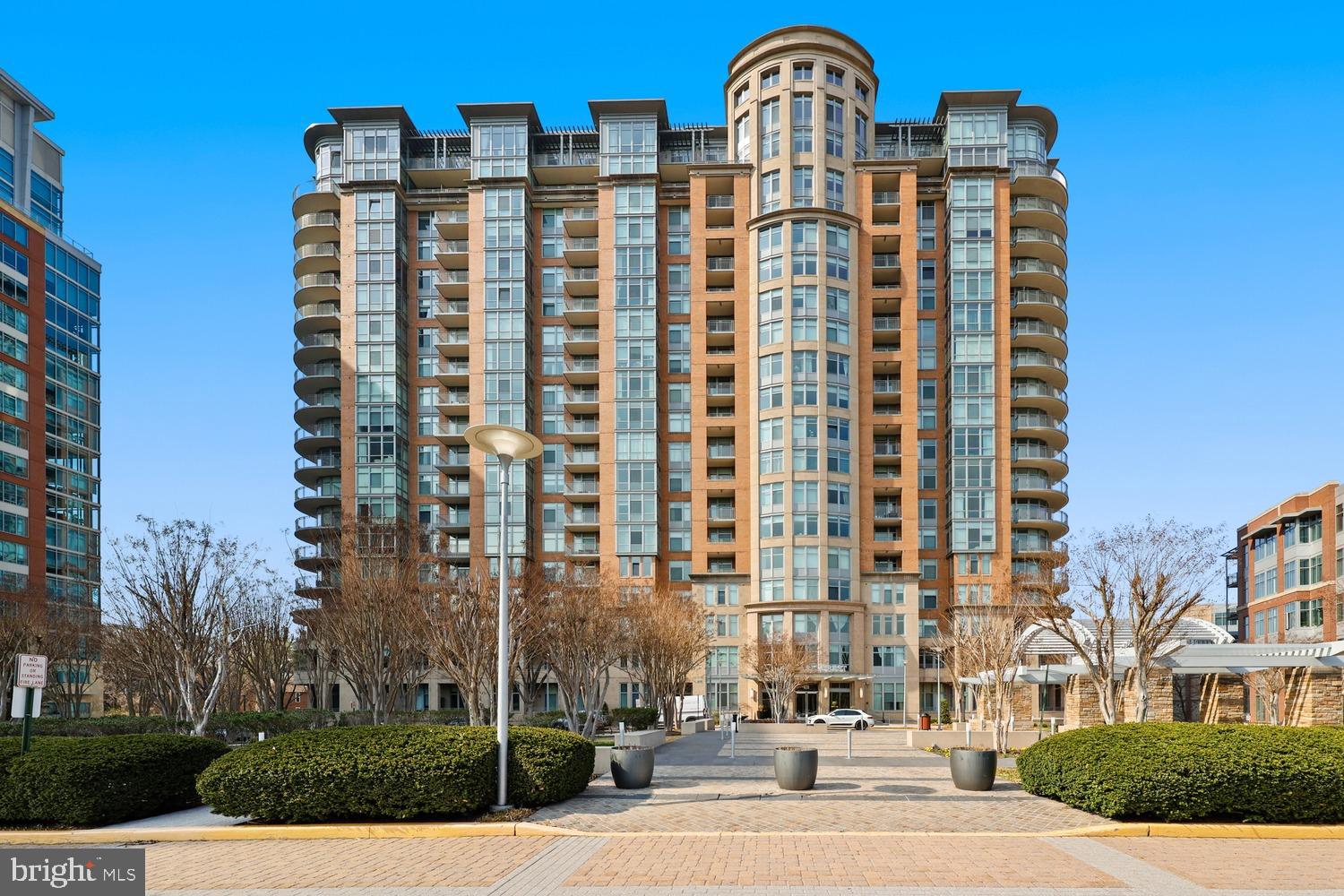 ONE PARK CREST - Residential
