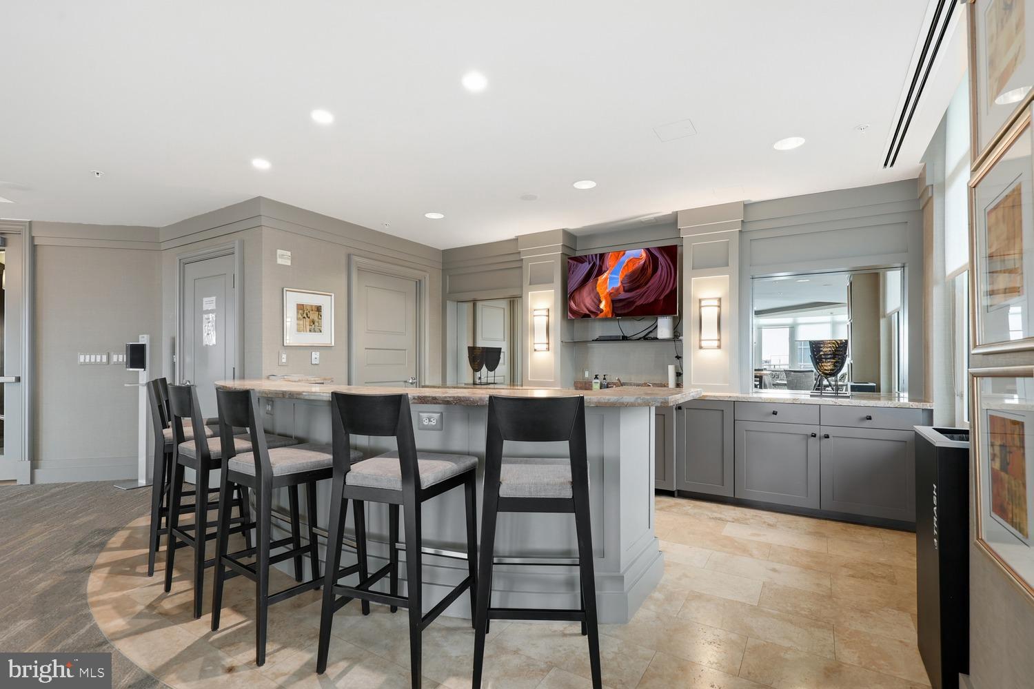 ONE PARK CREST - Residential