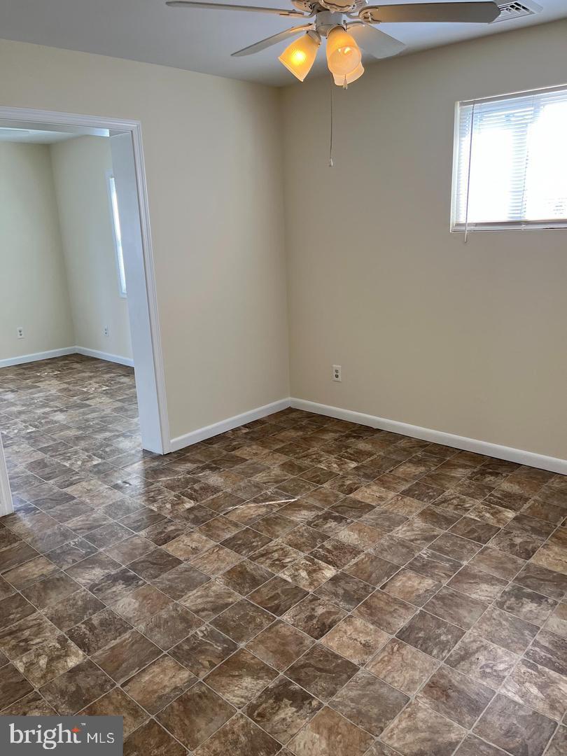 EDGEWATER - Residential Lease