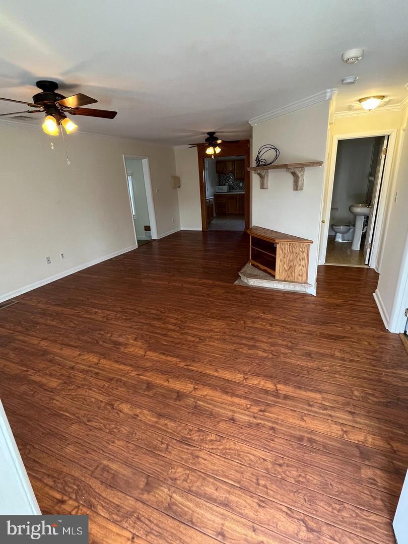 EDGEWATER - Residential Lease