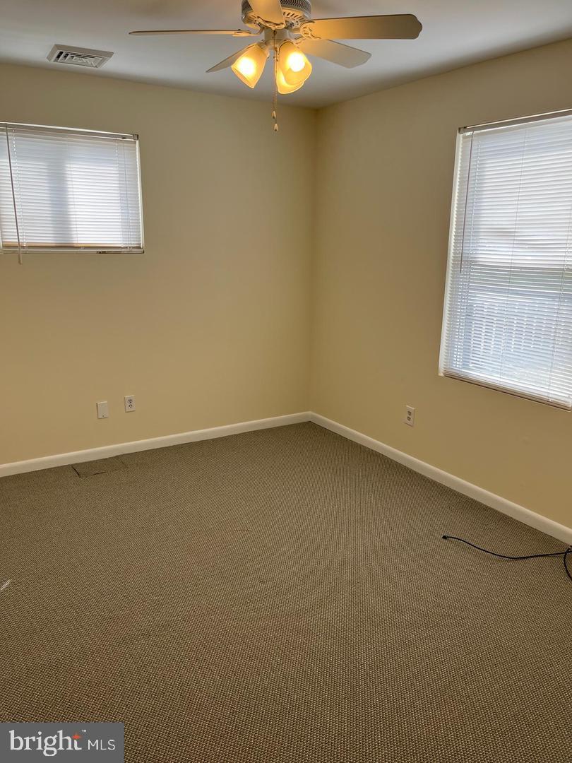 EDGEWATER - Residential Lease