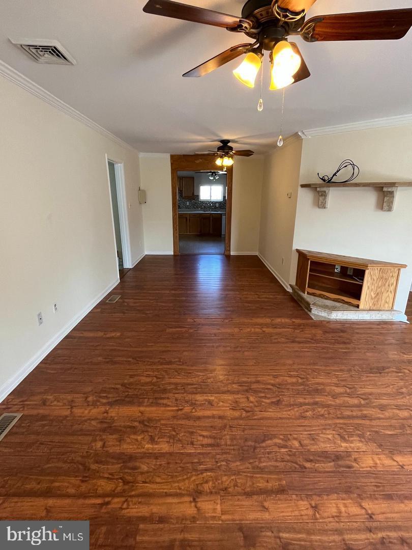 EDGEWATER - Residential Lease