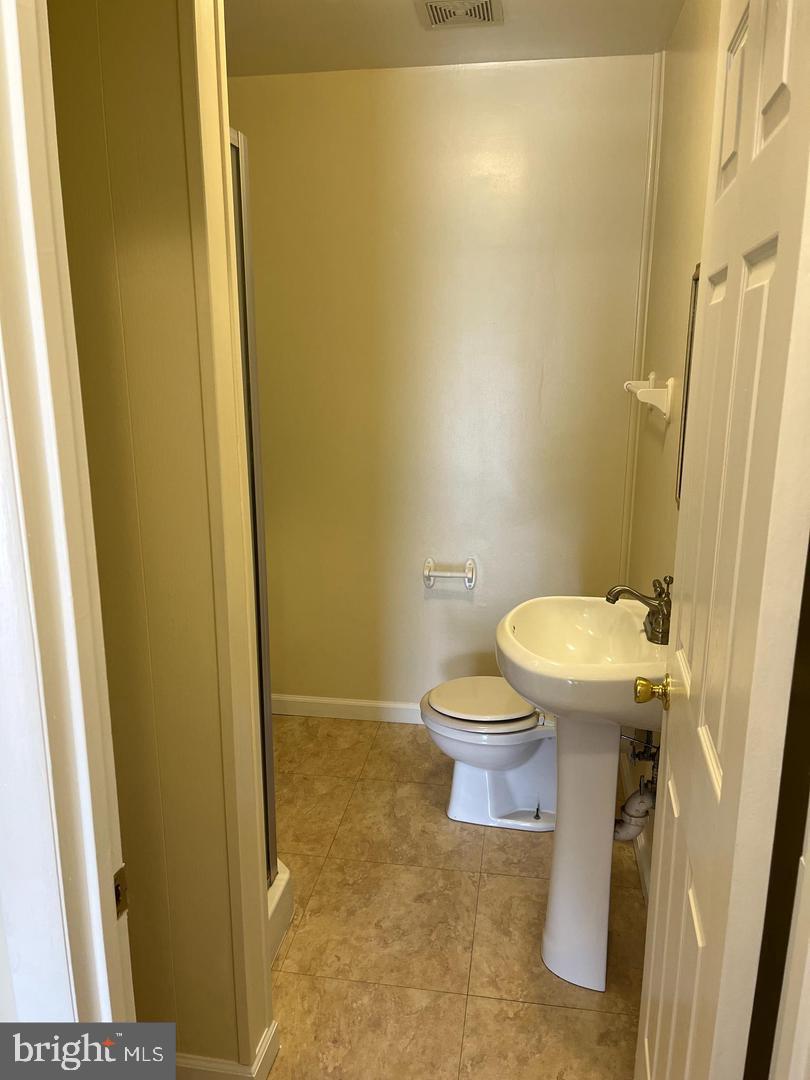 EDGEWATER - Residential Lease
