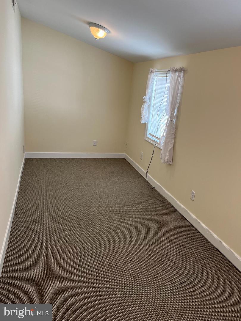 EDGEWATER - Residential Lease