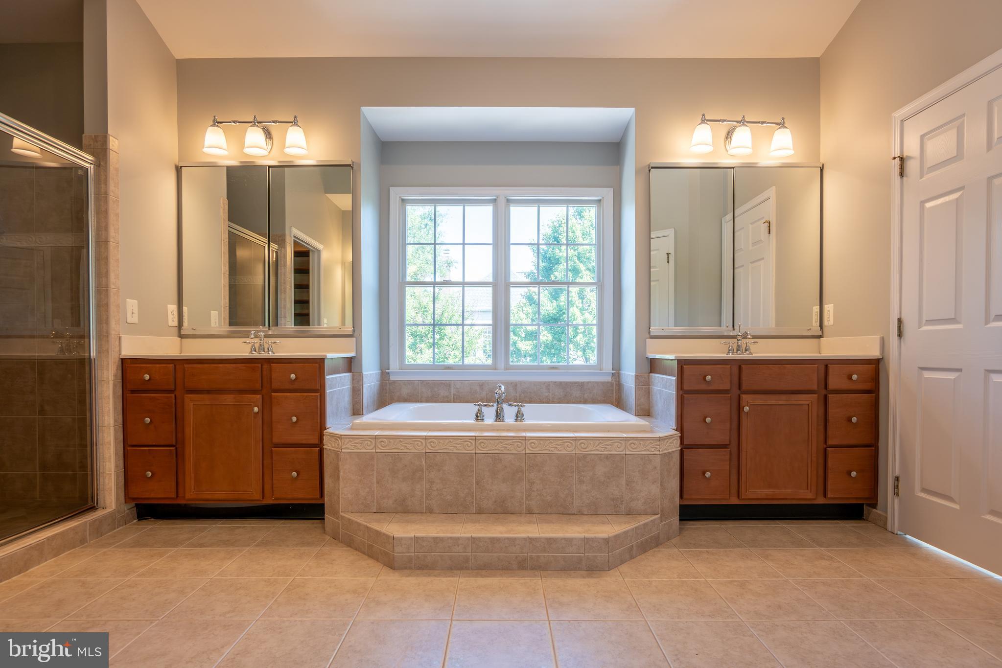 BELMONT COUNTRY CLUB - Residential