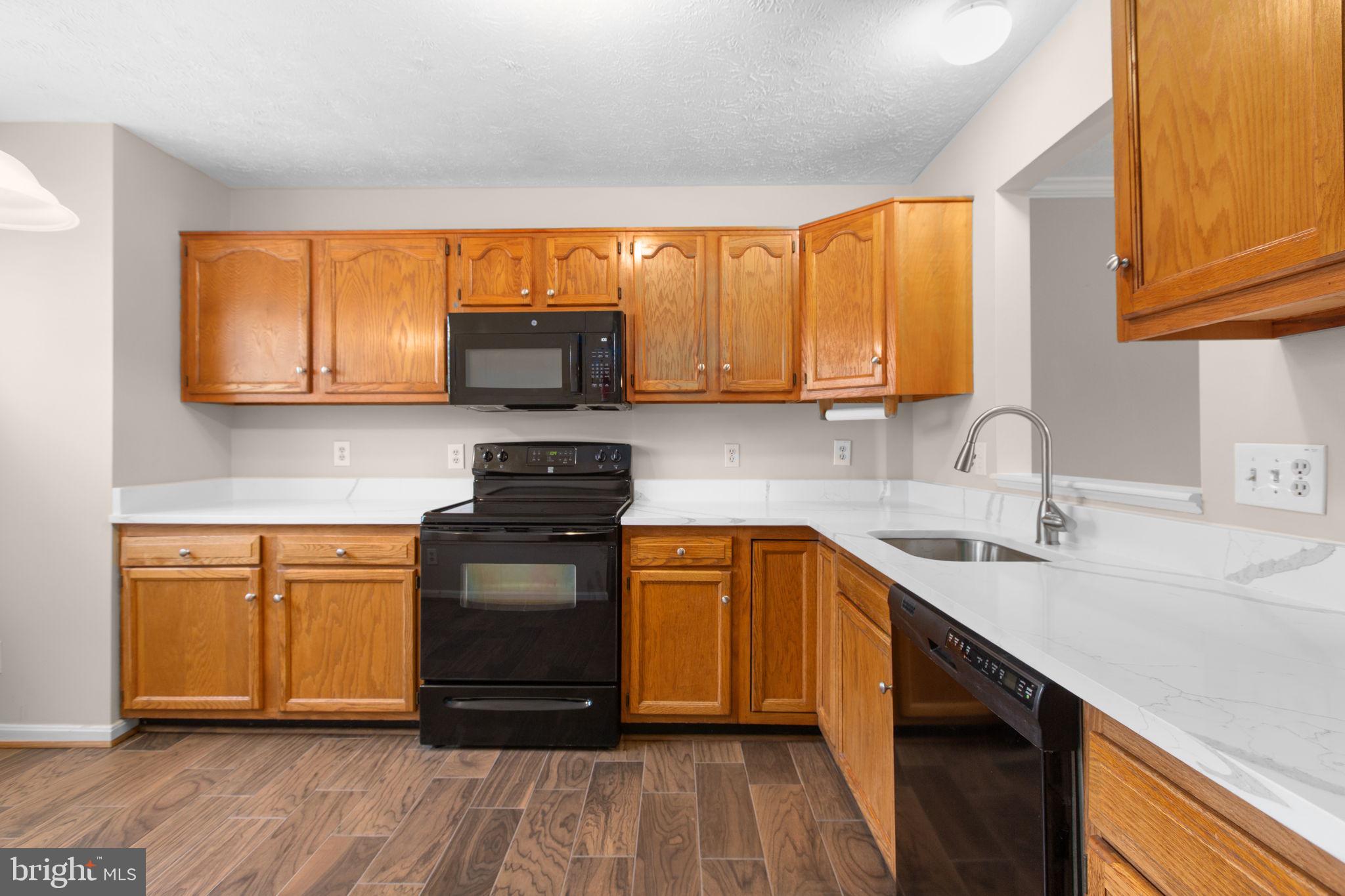 HAMPTON OAKS - Residential