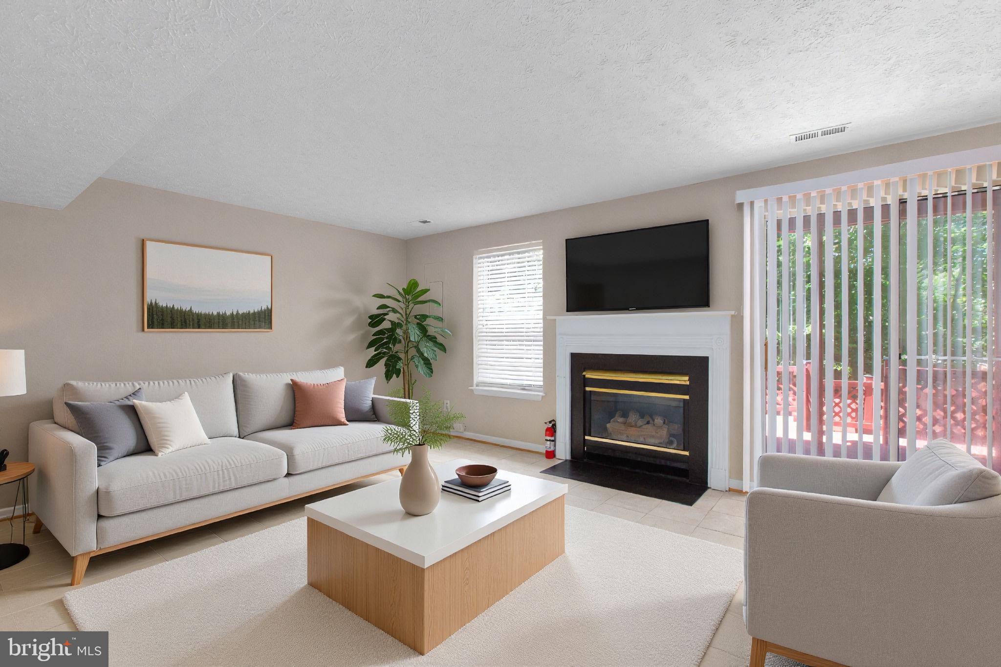 HAMPTON OAKS - Residential