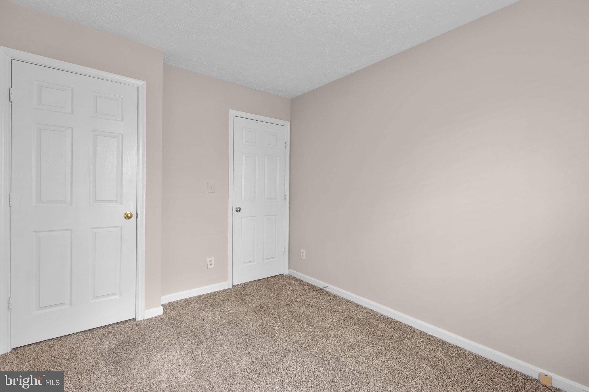HAMPTON OAKS - Residential