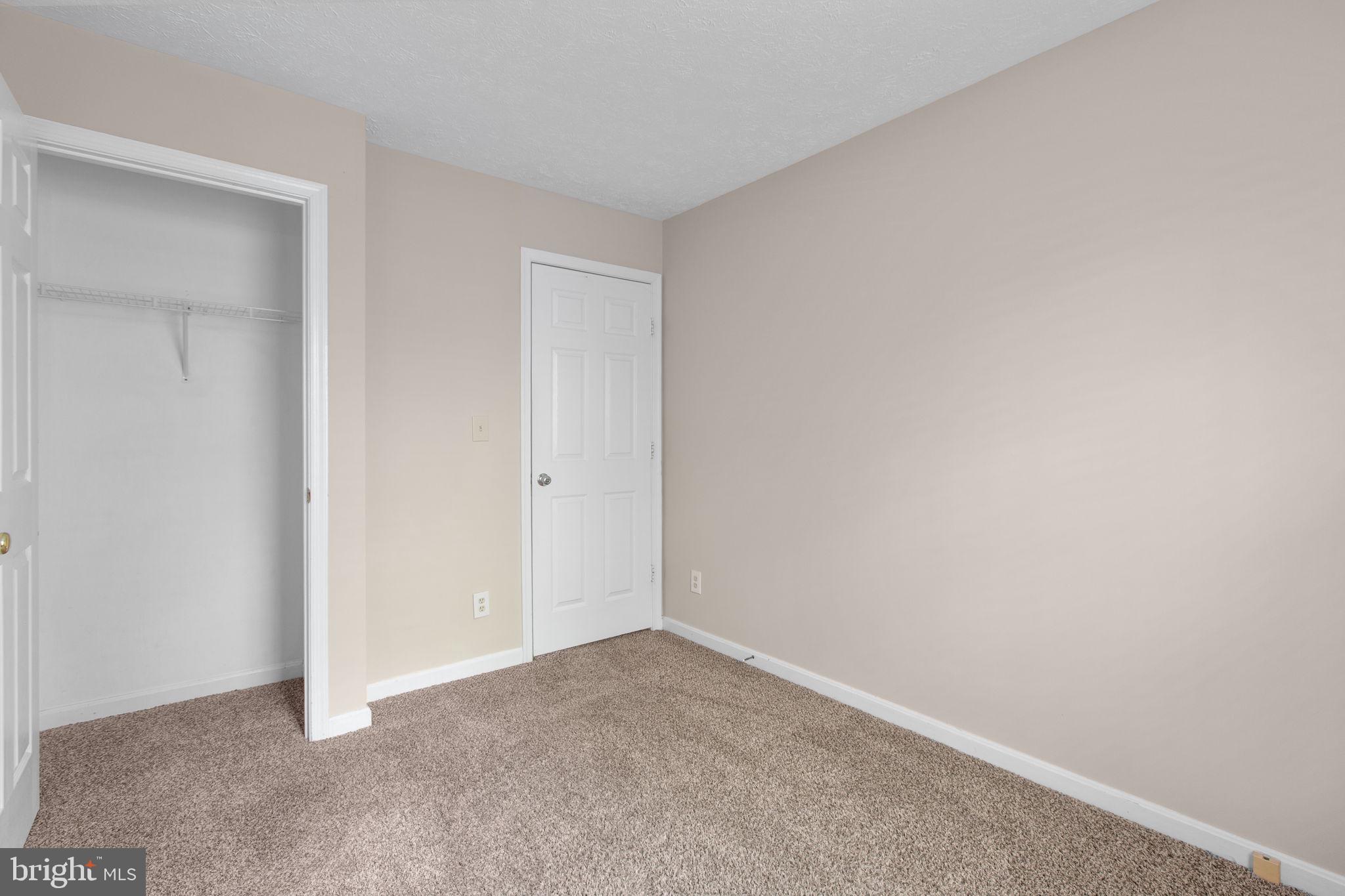 HAMPTON OAKS - Residential