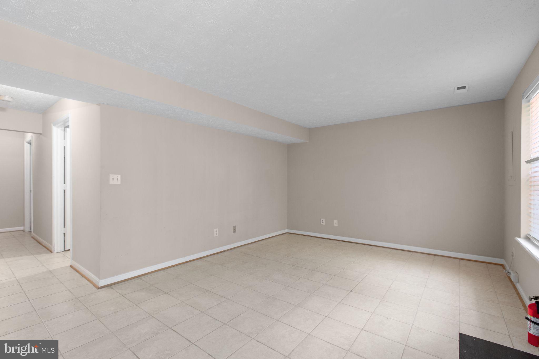 HAMPTON OAKS - Residential
