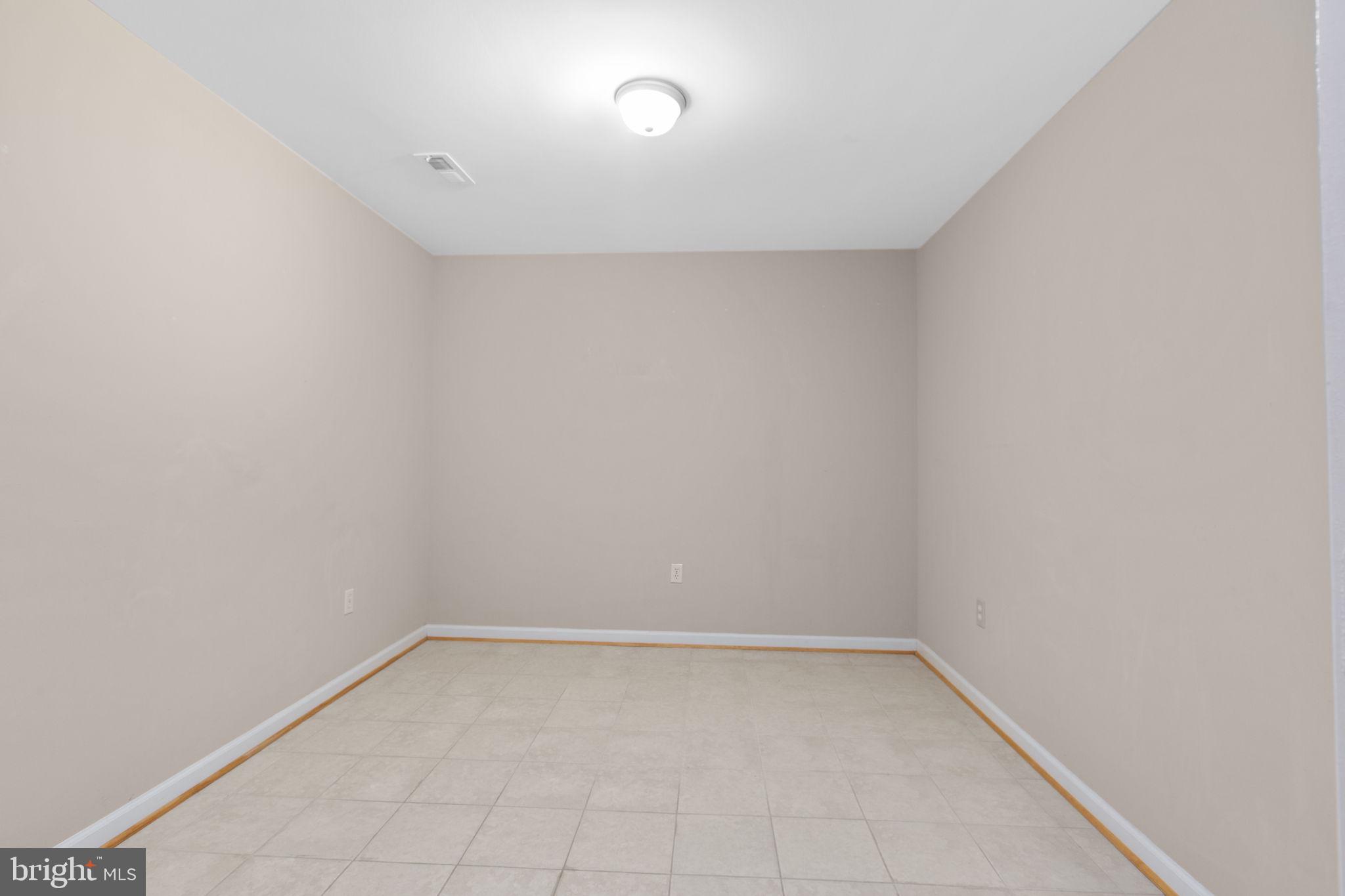 HAMPTON OAKS - Residential