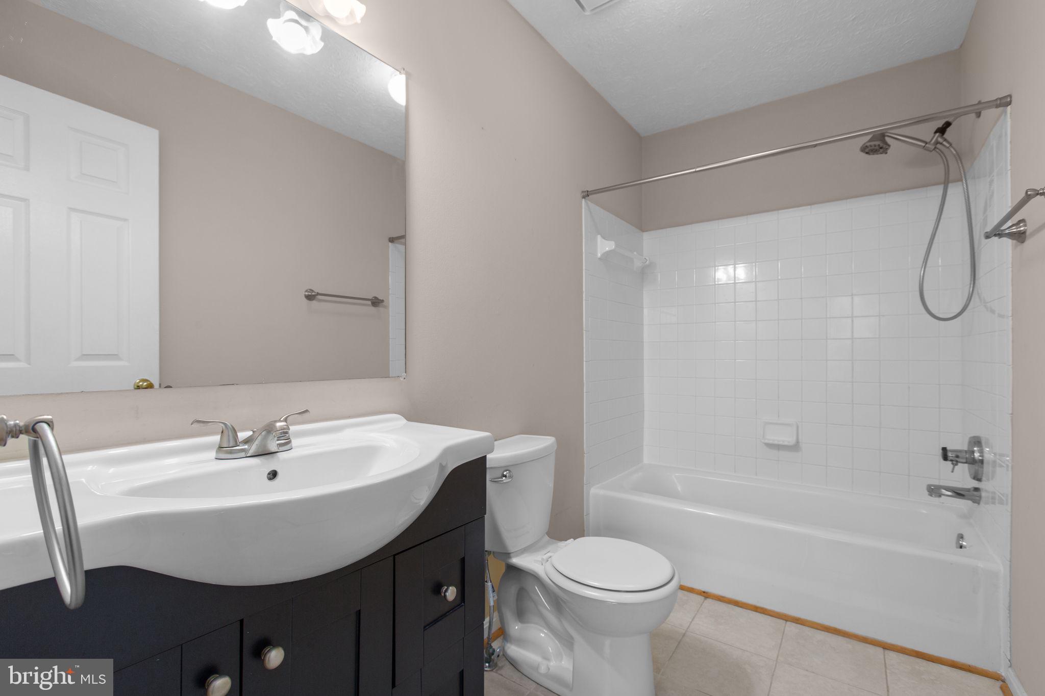 HAMPTON OAKS - Residential