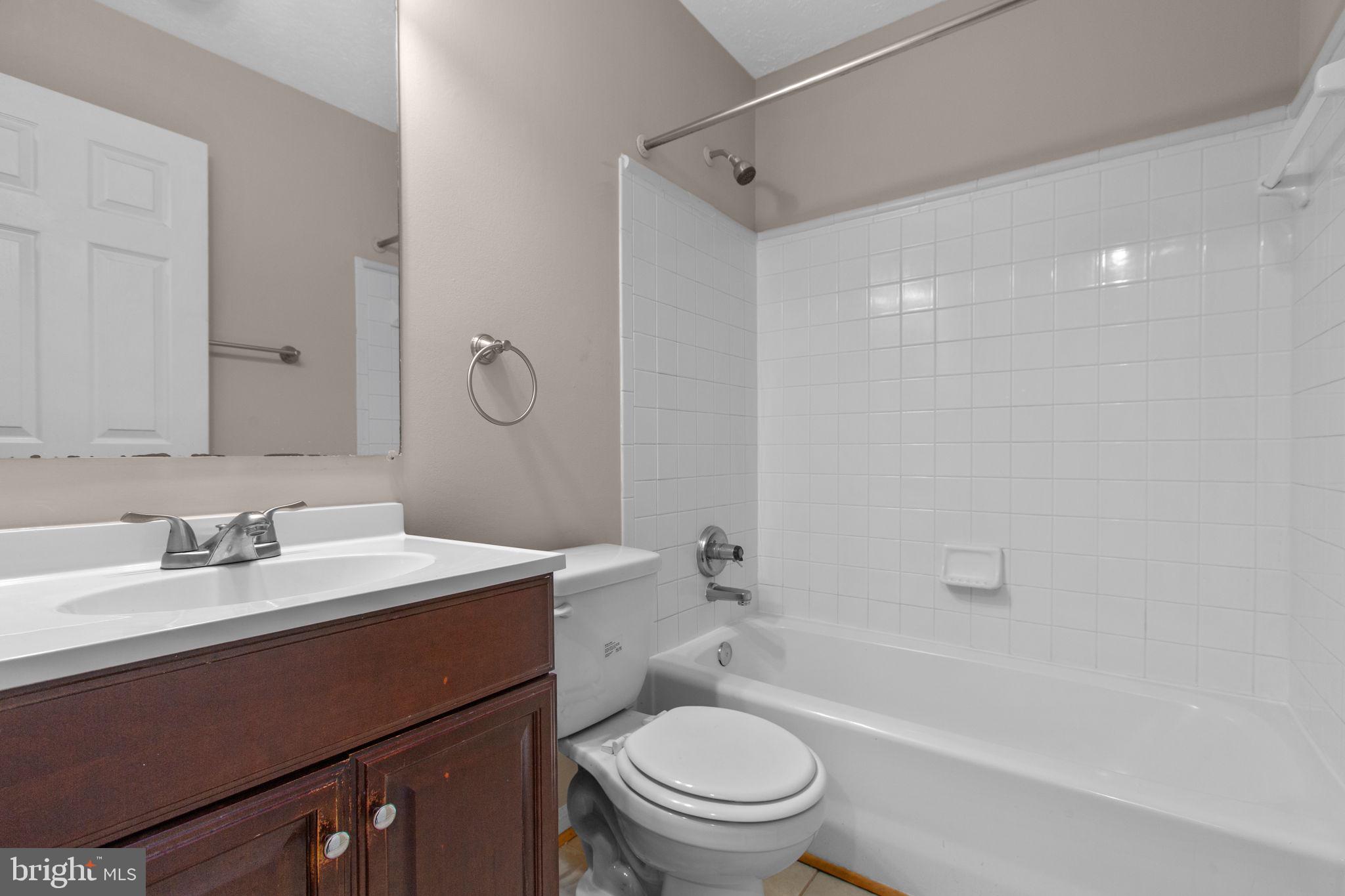 HAMPTON OAKS - Residential