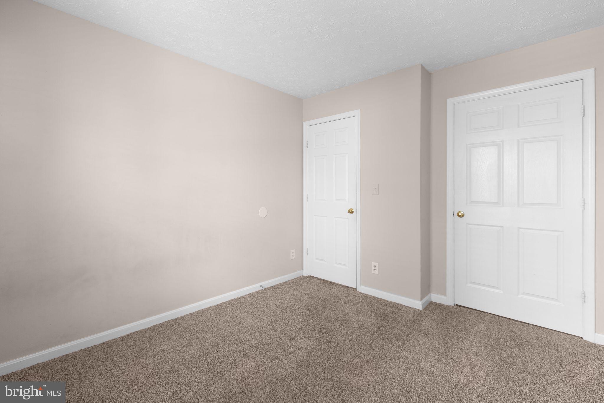 HAMPTON OAKS - Residential