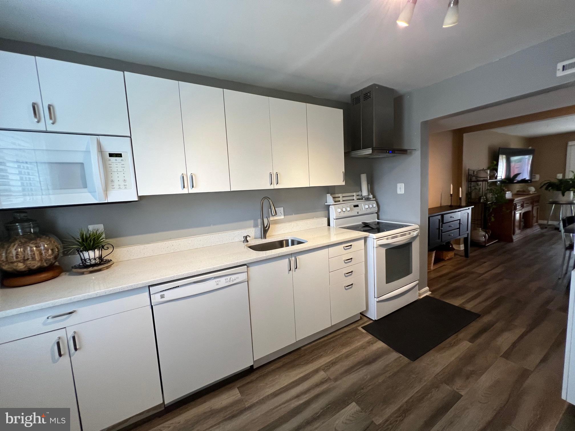 GEORGETOWN VILLAGE - Residential