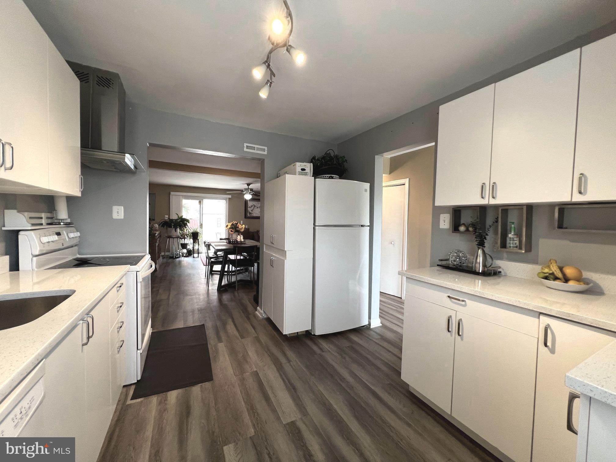 GEORGETOWN VILLAGE - Residential