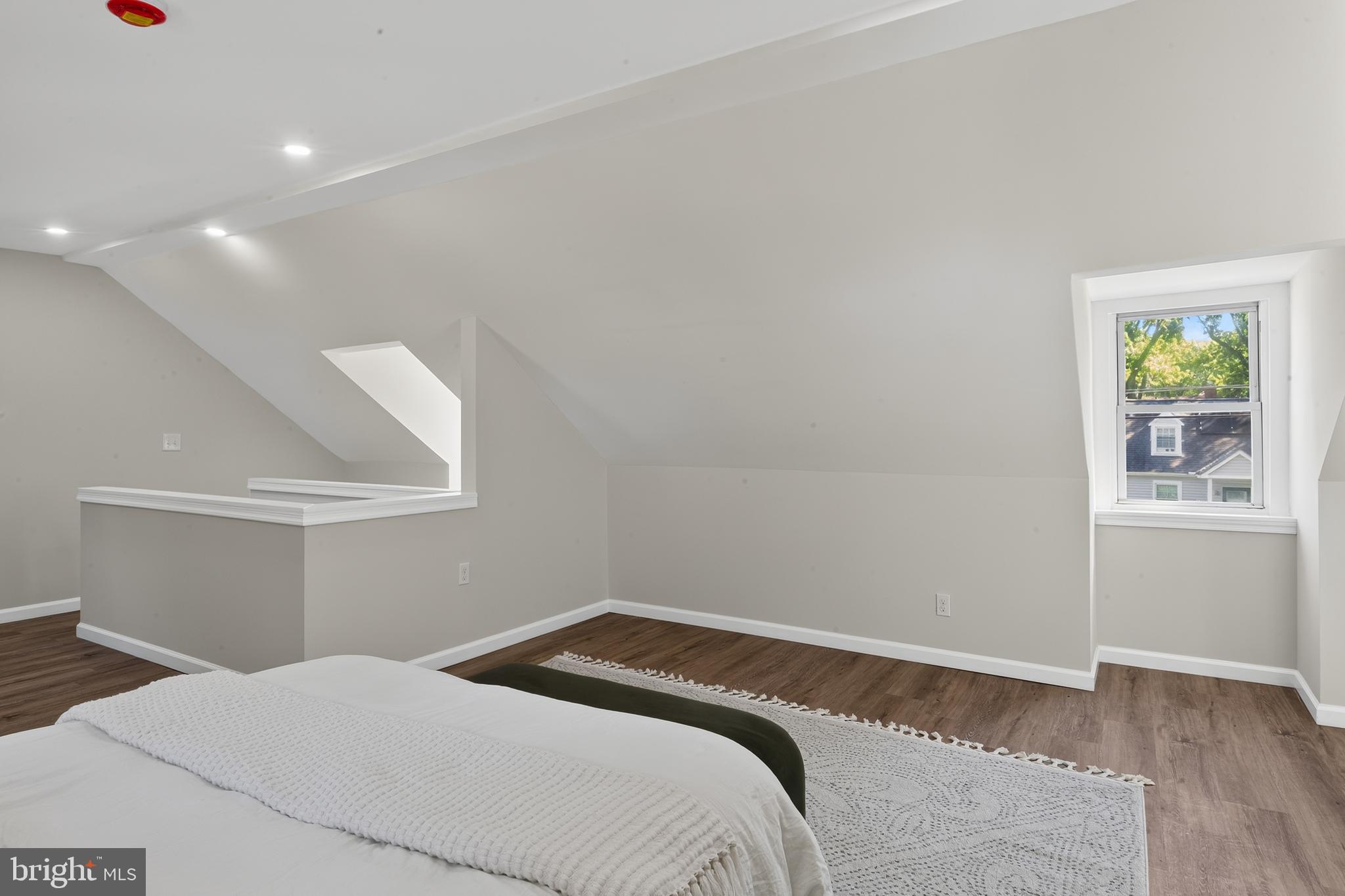 ROCKCREST - Residential