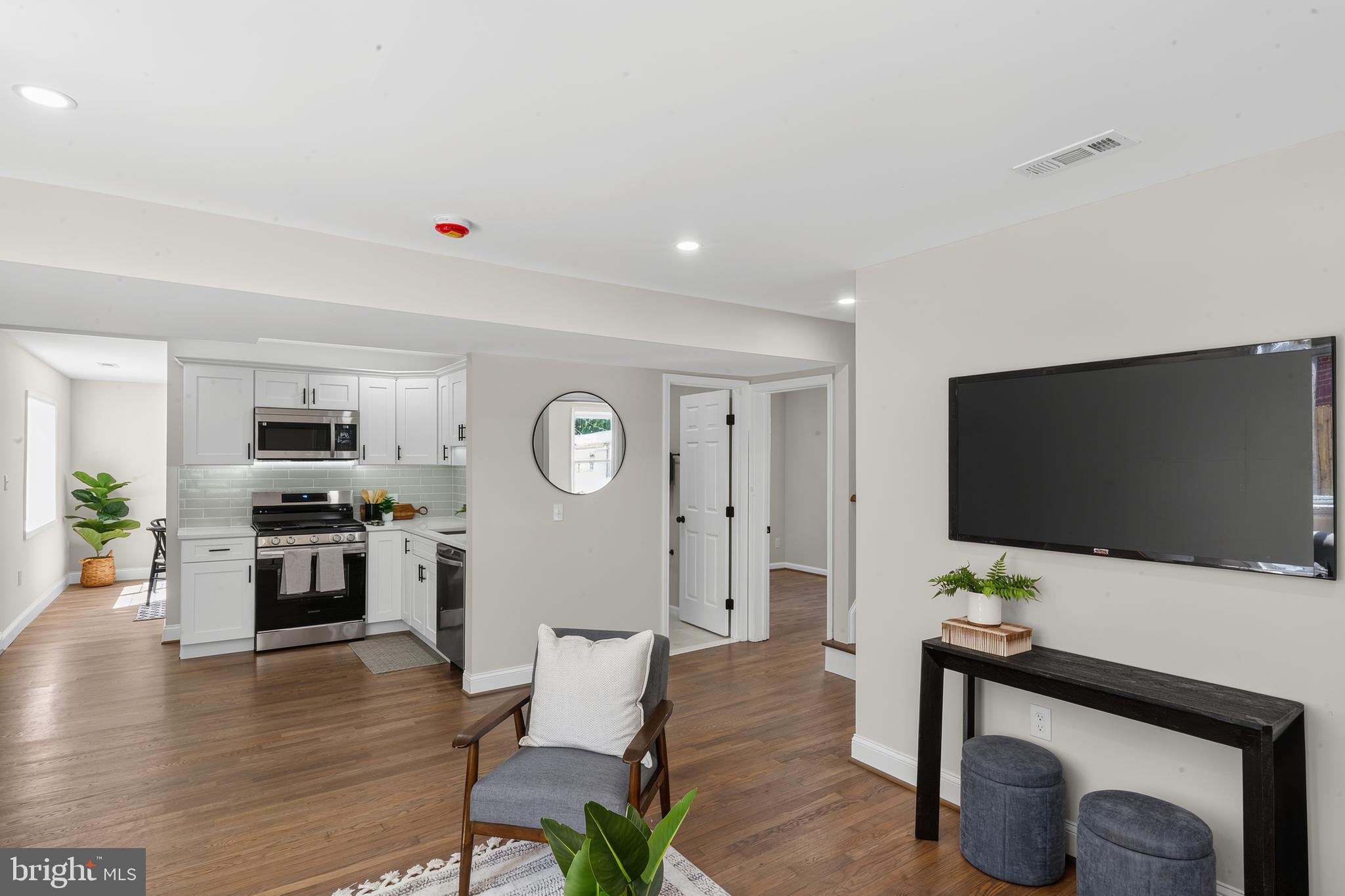 ROCKCREST - Residential