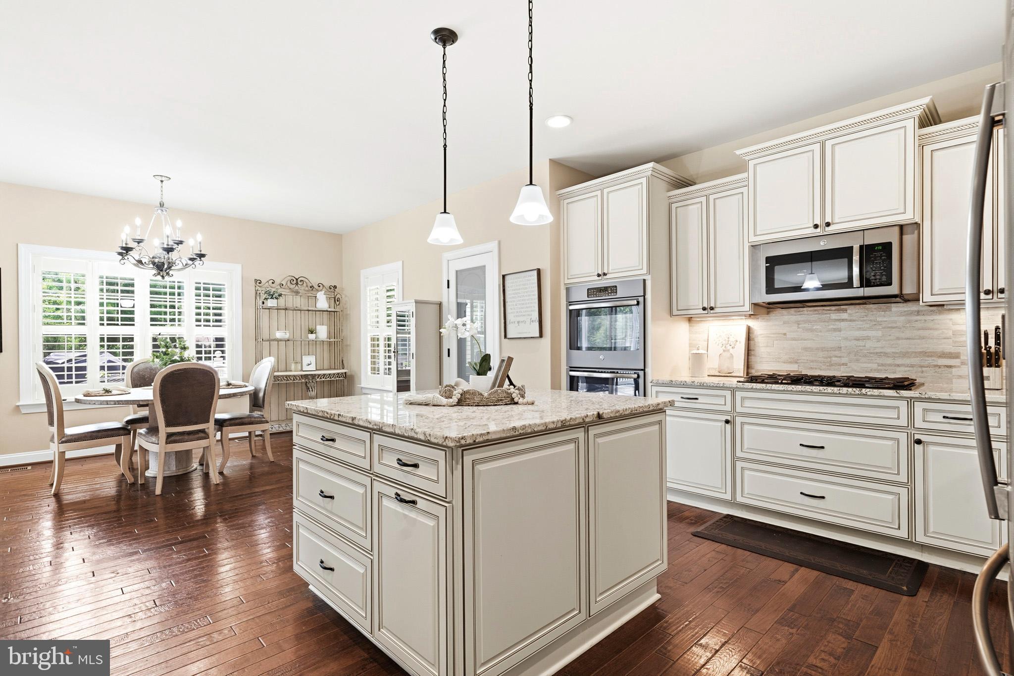SIMMONS RIDGE - Residential