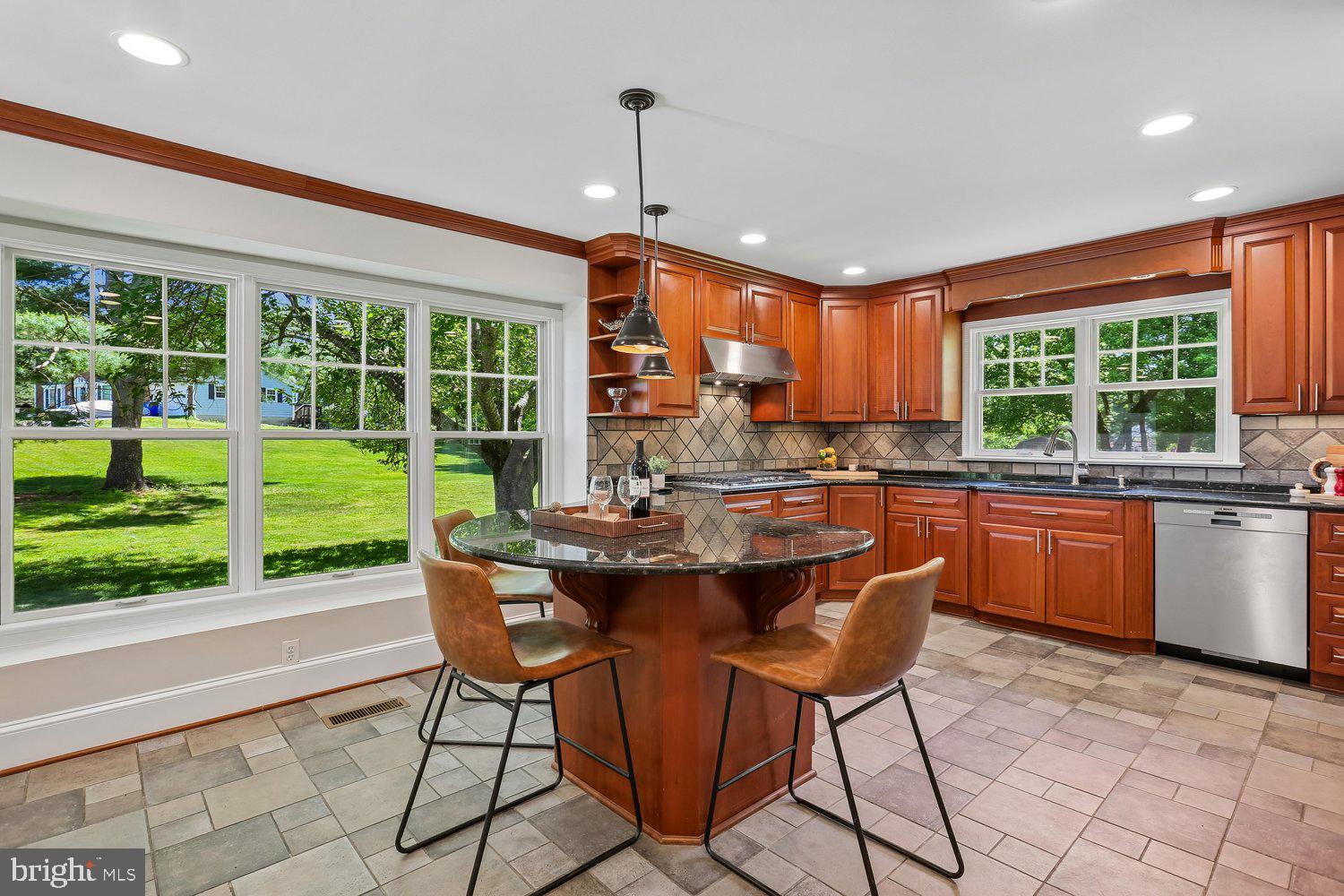BURNHAM HILLS - Residential