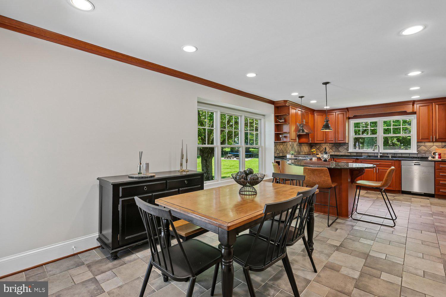 BURNHAM HILLS - Residential