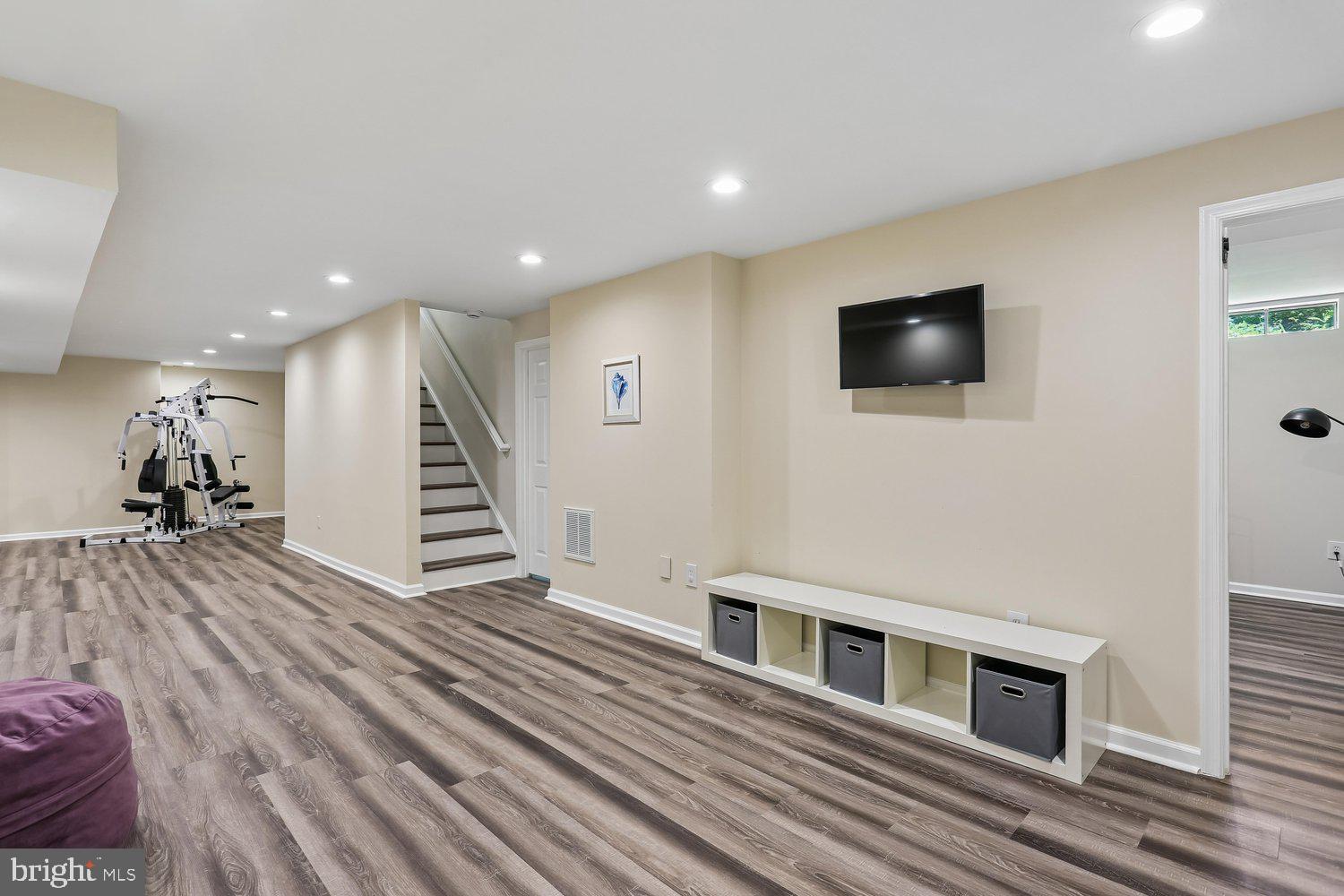 BURNHAM HILLS - Residential