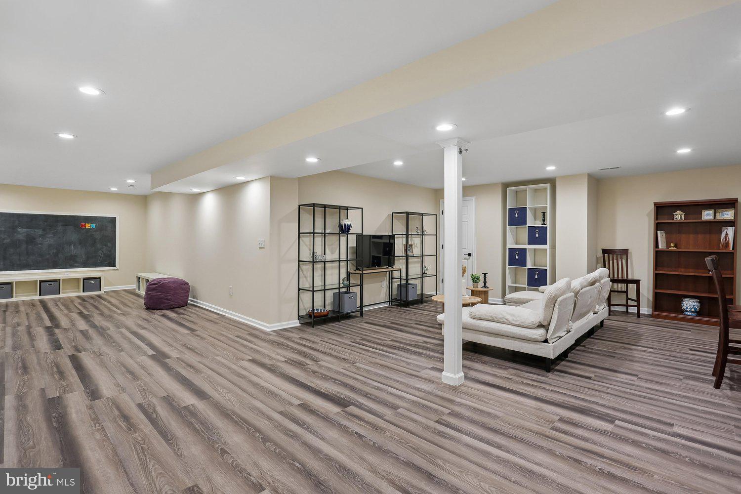 BURNHAM HILLS - Residential
