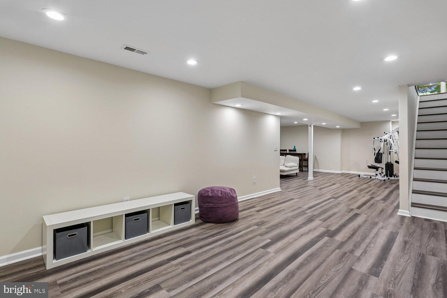 BURNHAM HILLS - Residential