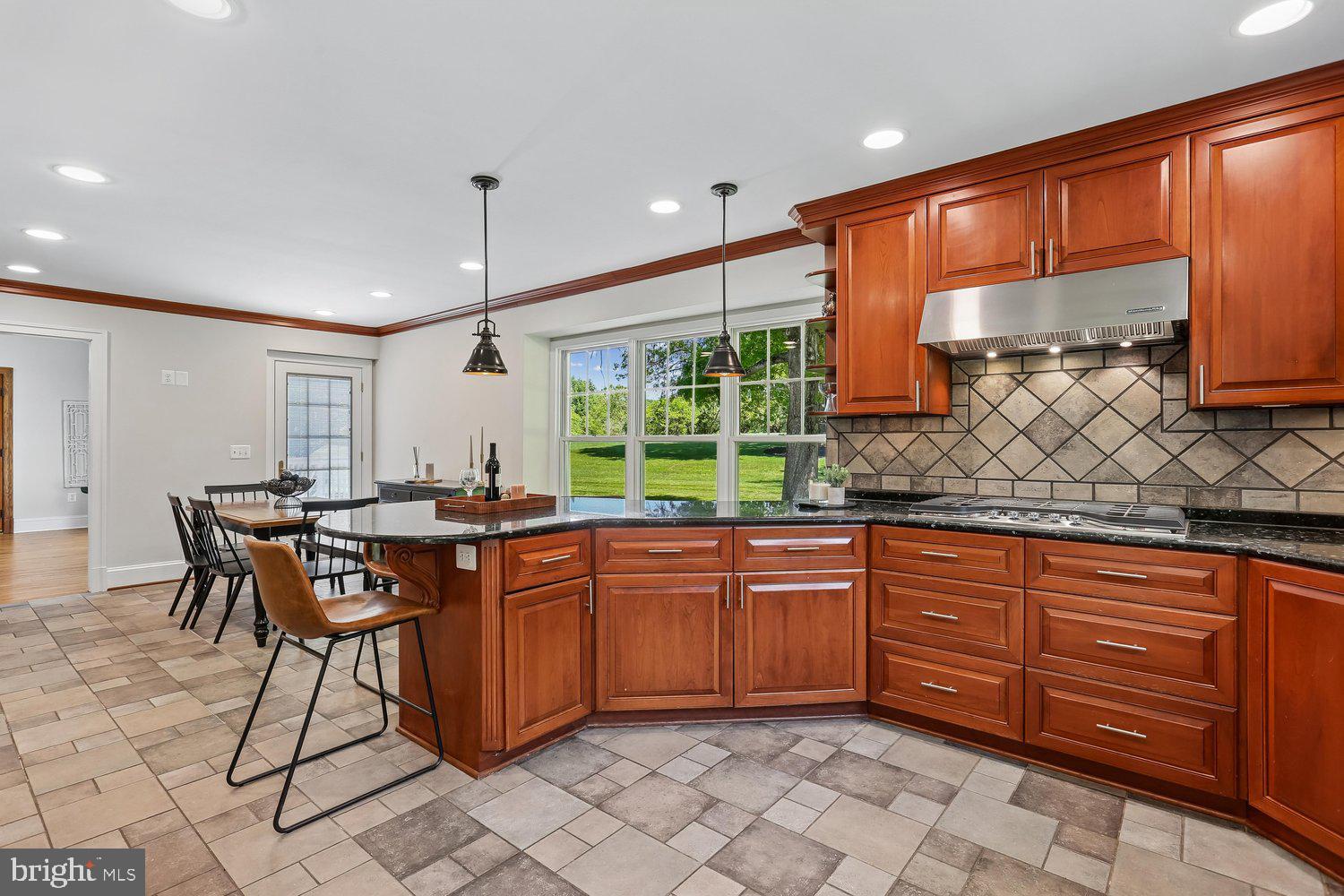 BURNHAM HILLS - Residential