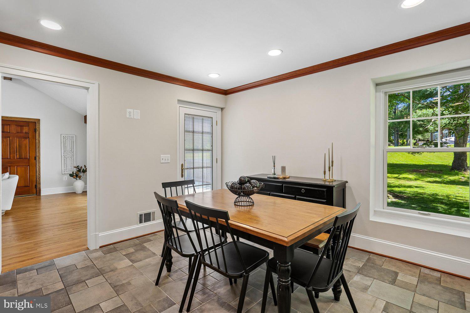 BURNHAM HILLS - Residential