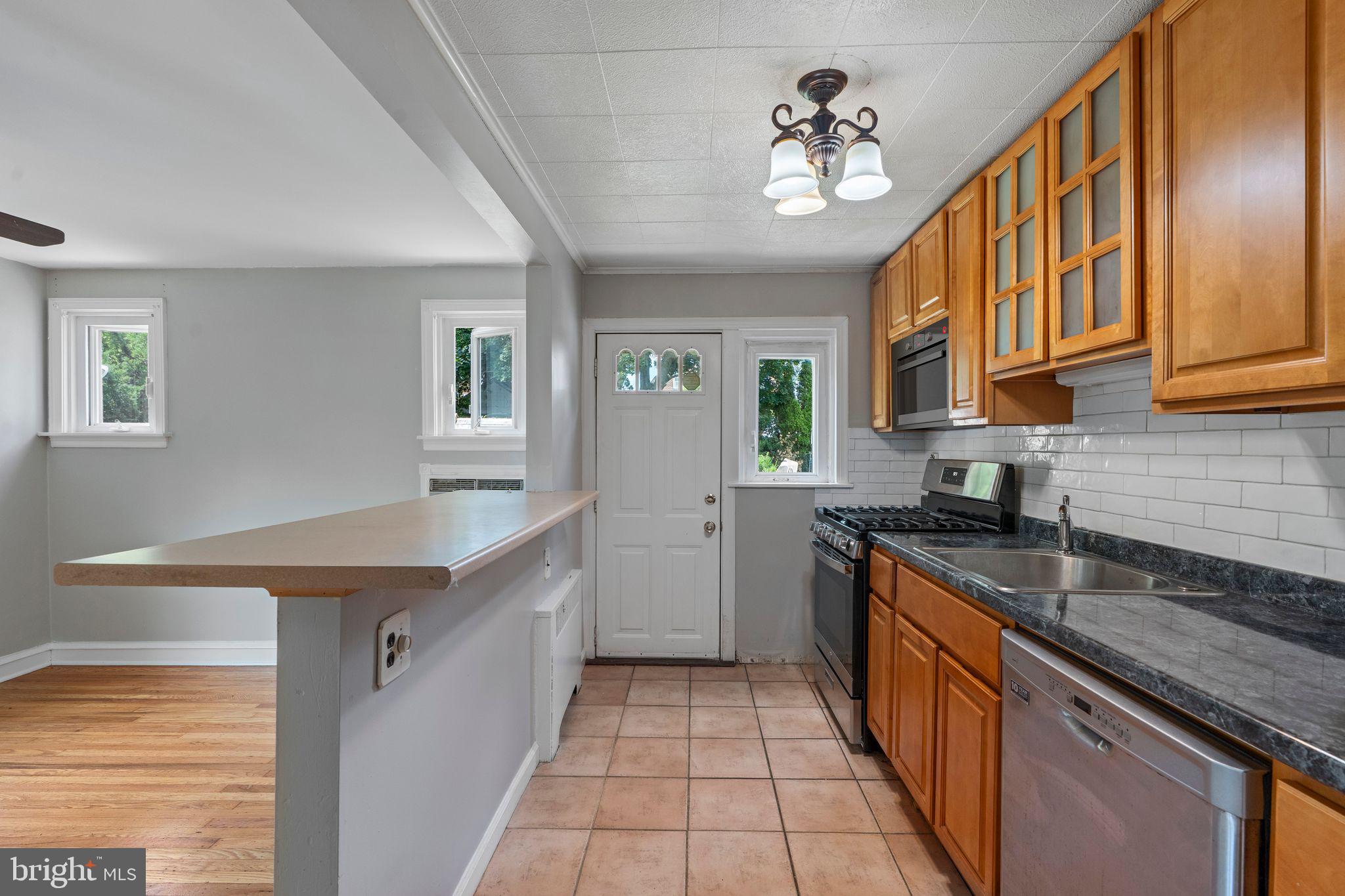FOX CHASE - Residential