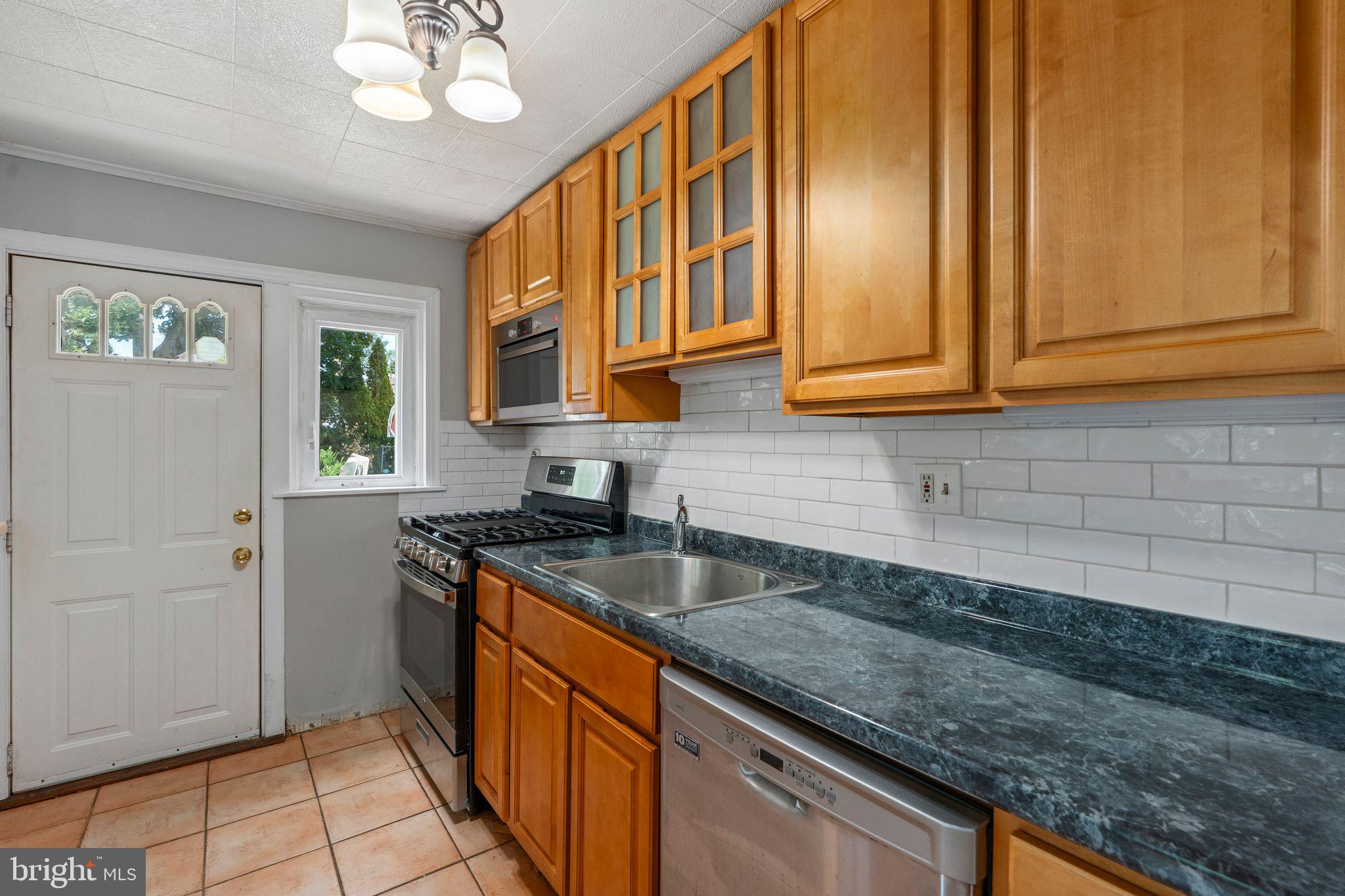 FOX CHASE - Residential