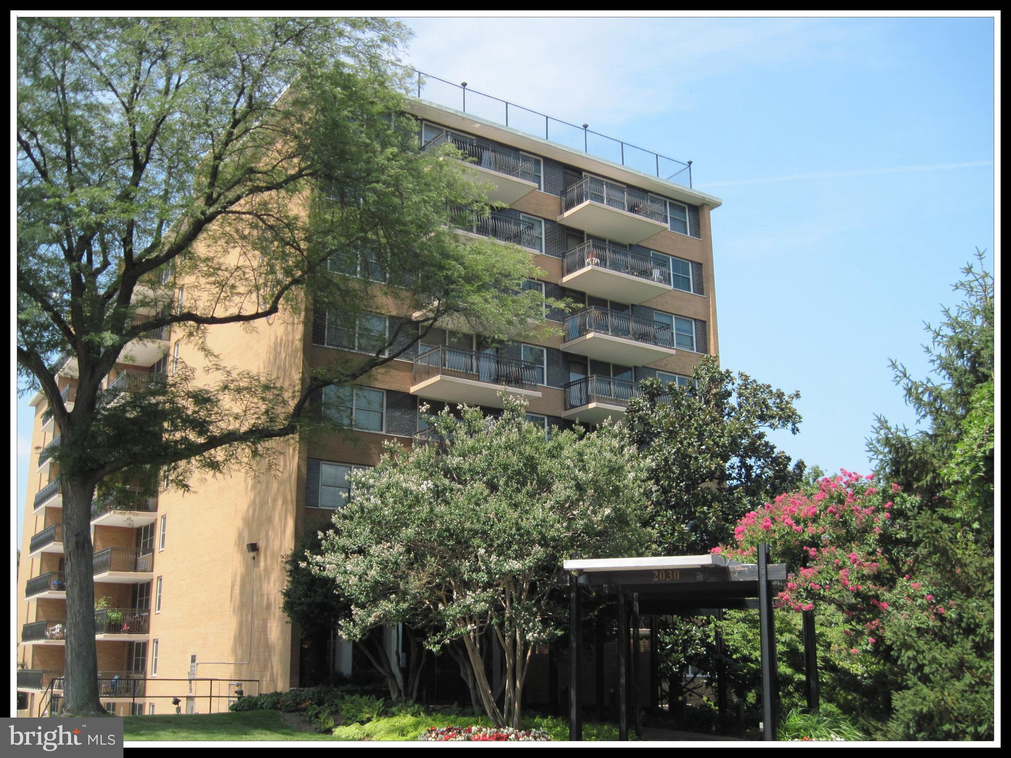 CIRCLE CONDOMINIUMS - Residential