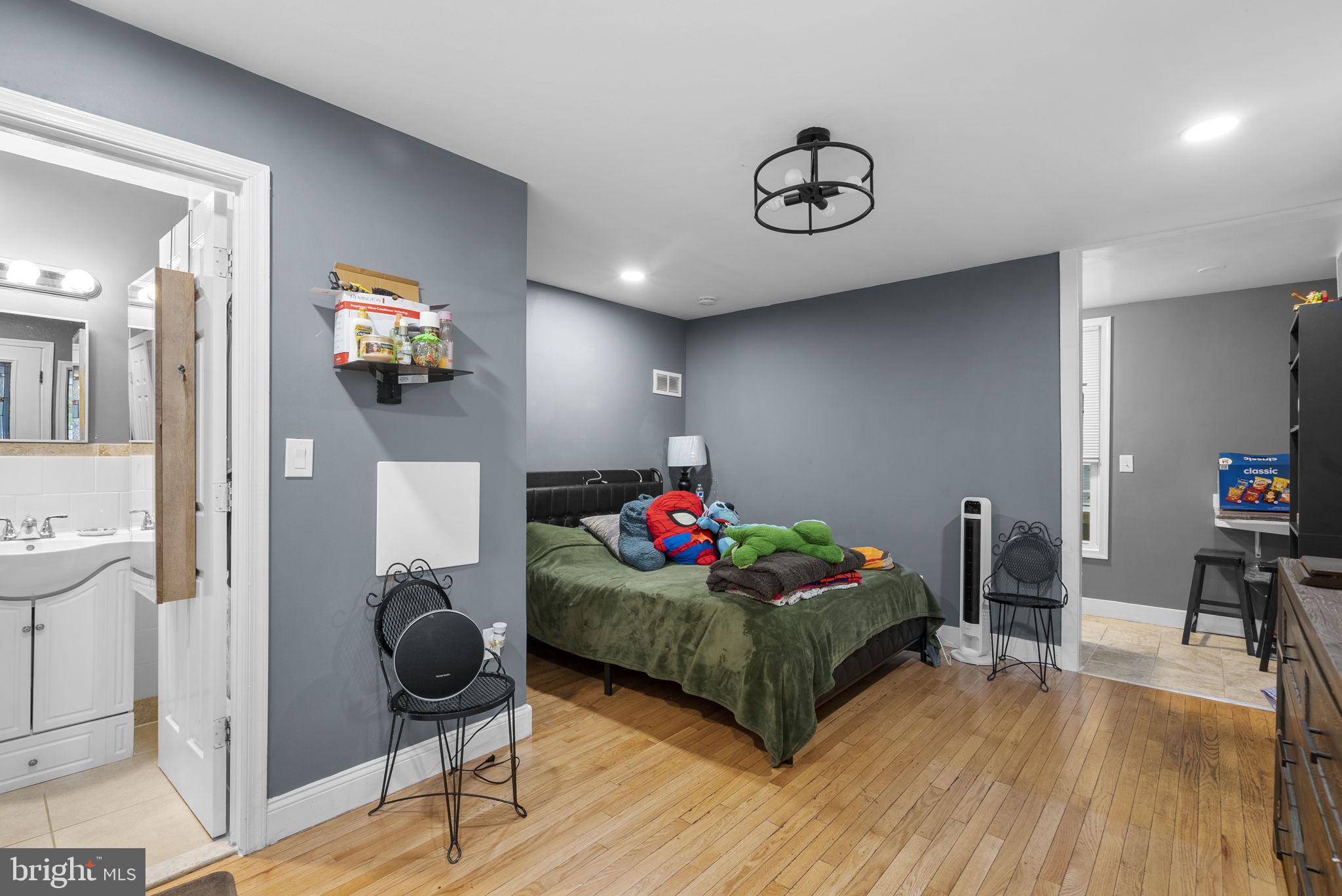 CONNECTICUT AVENUE ESTATES - Residential Income