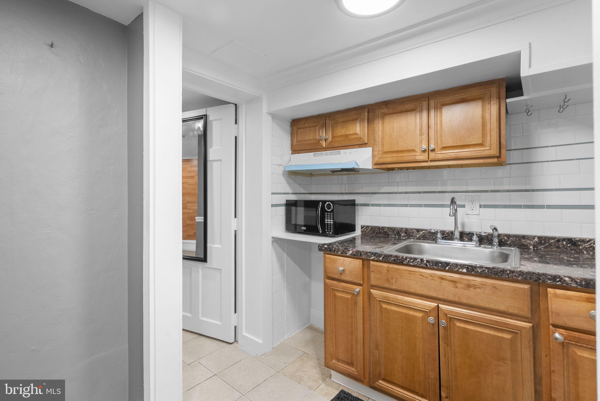 CONNECTICUT AVENUE ESTATES - Residential Income