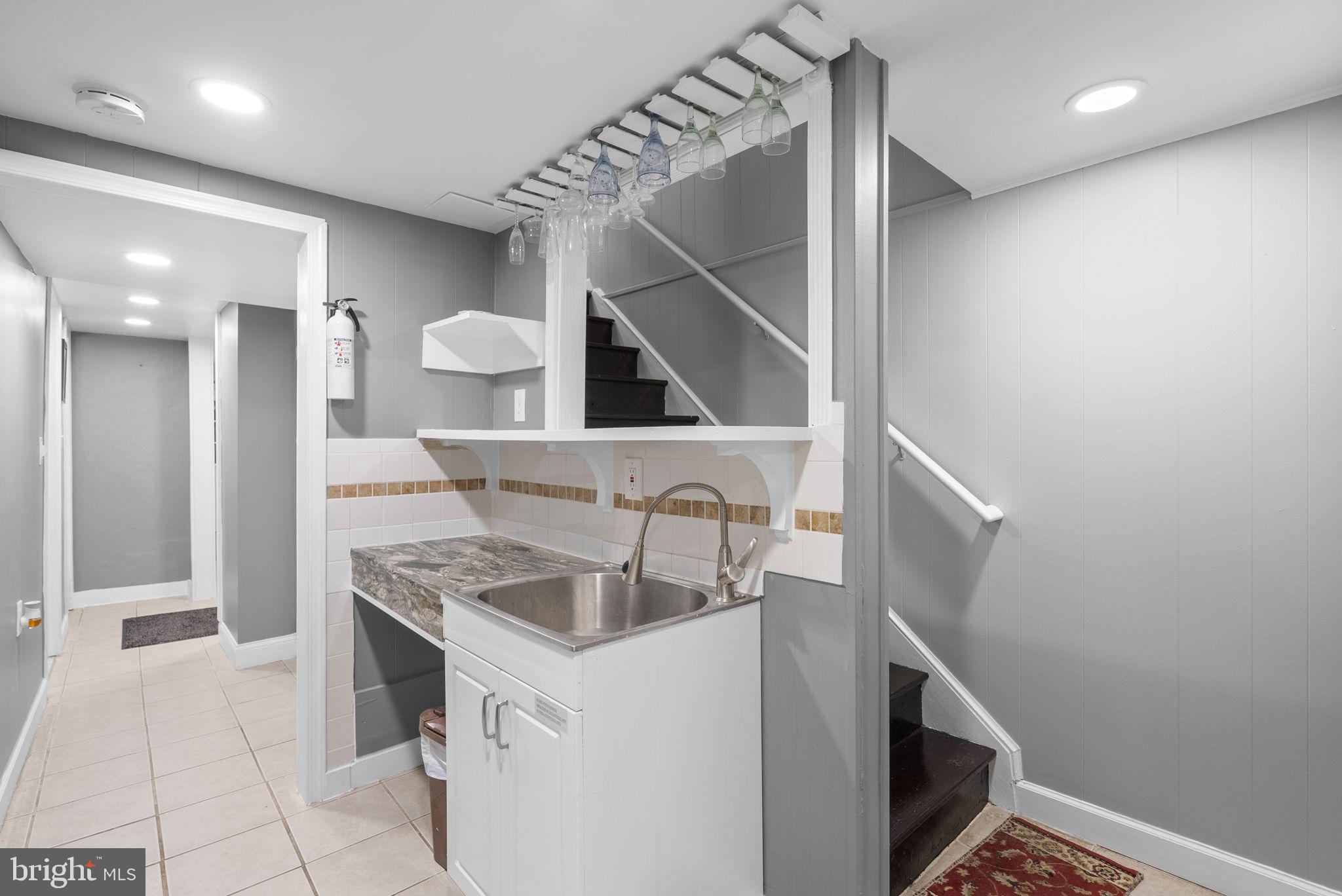 CONNECTICUT AVENUE ESTATES - Residential Income