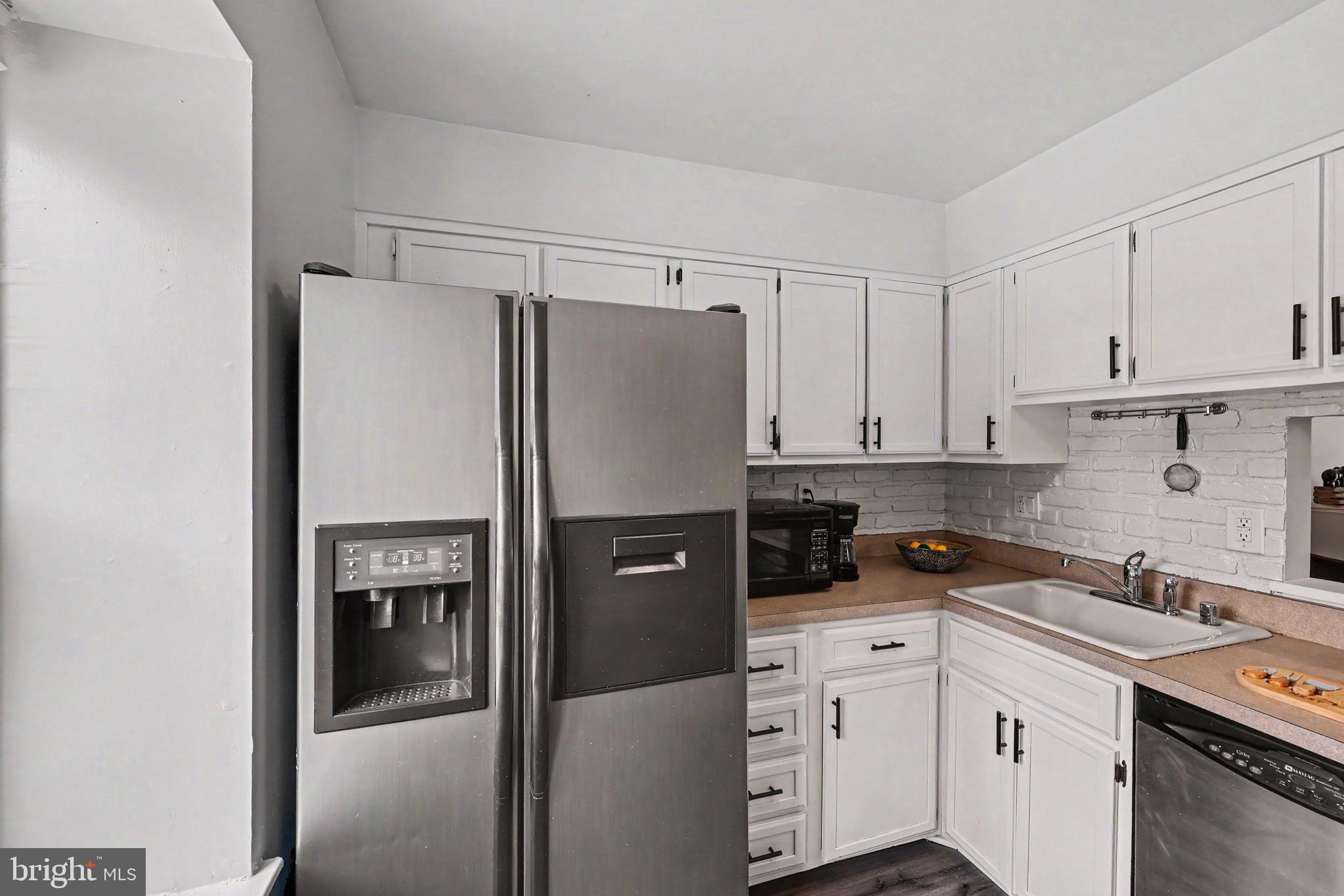 BURKE MANOR - Residential
