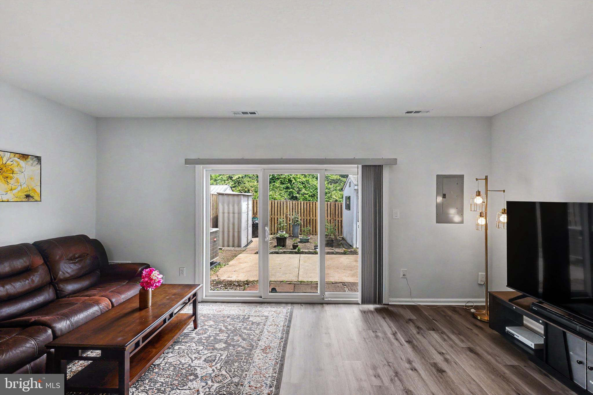 BURKE MANOR - Residential
