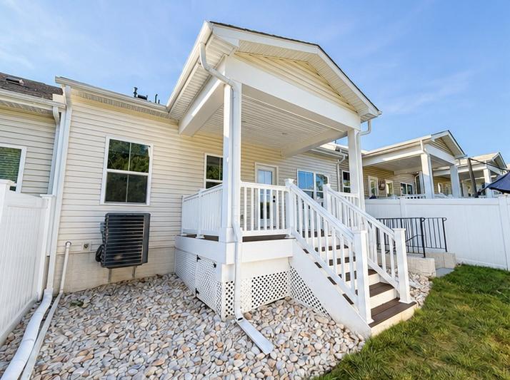 JAMES RUN CARRIAGE HOMES - Residential