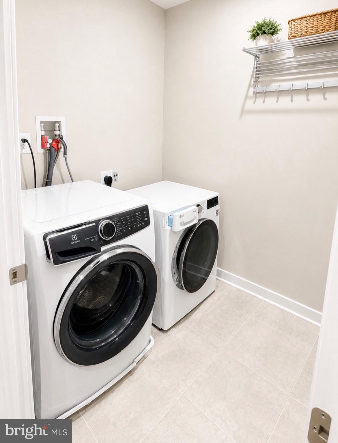 JAMES RUN CARRIAGE HOMES - Residential