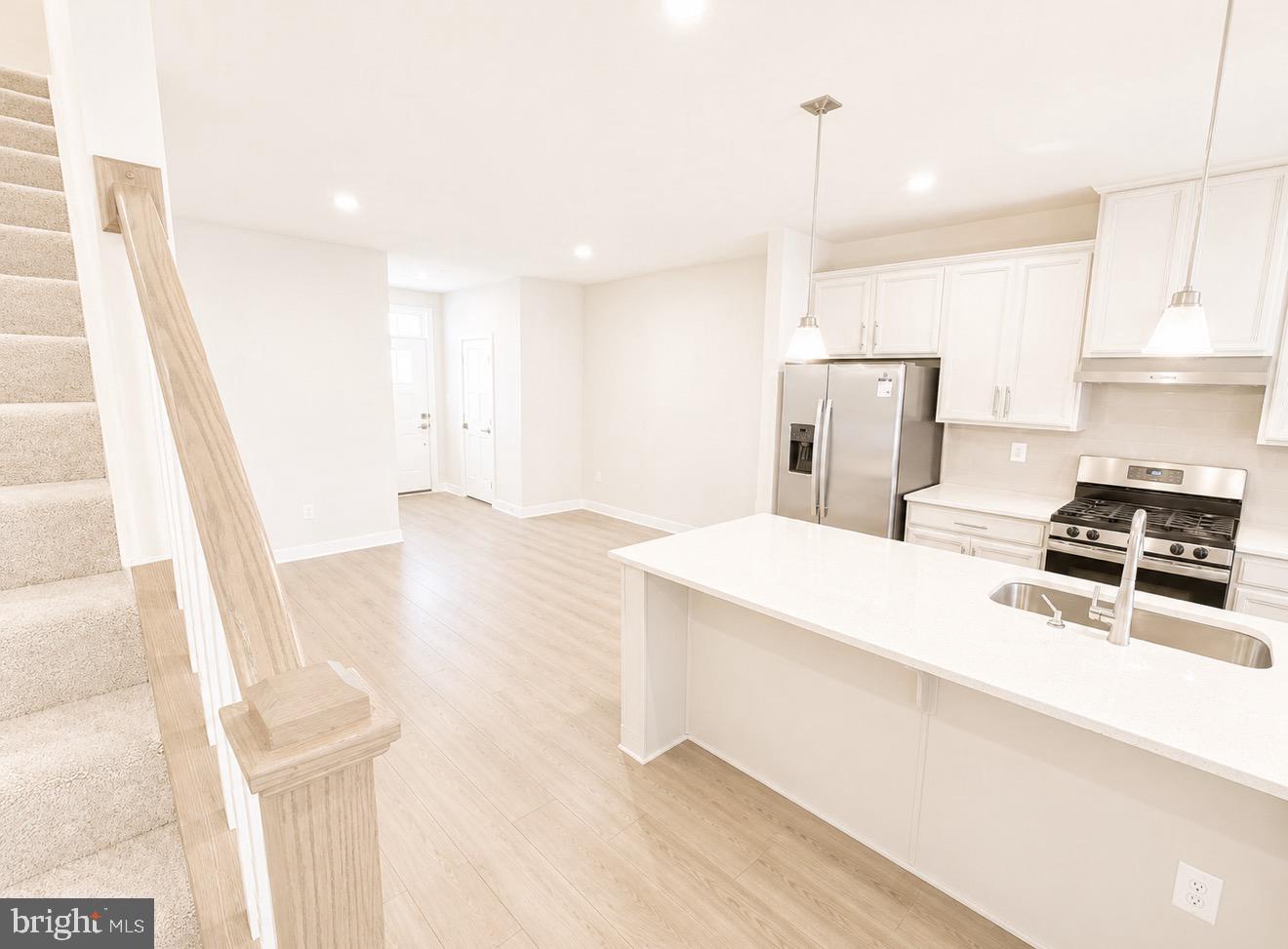 JAMES RUN CARRIAGE HOMES - Residential
